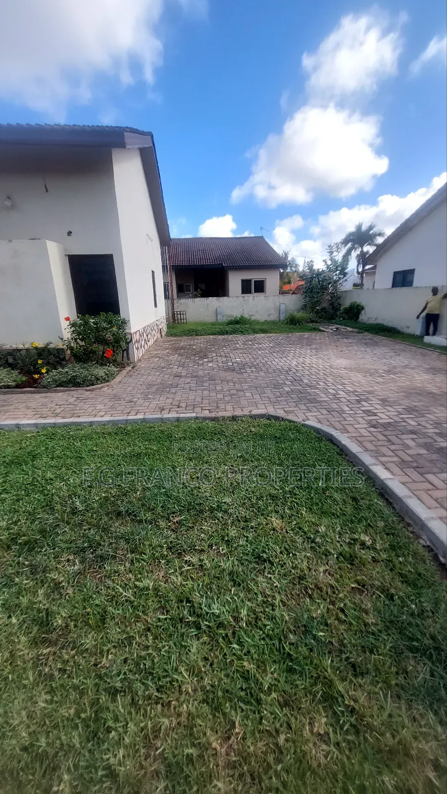 2bdrm House in Kg. Franco, Spintex for sale