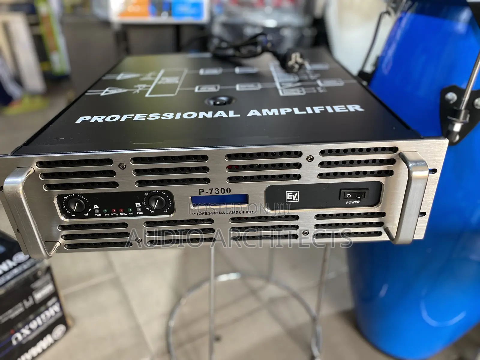 Power Amplifier EV P7300