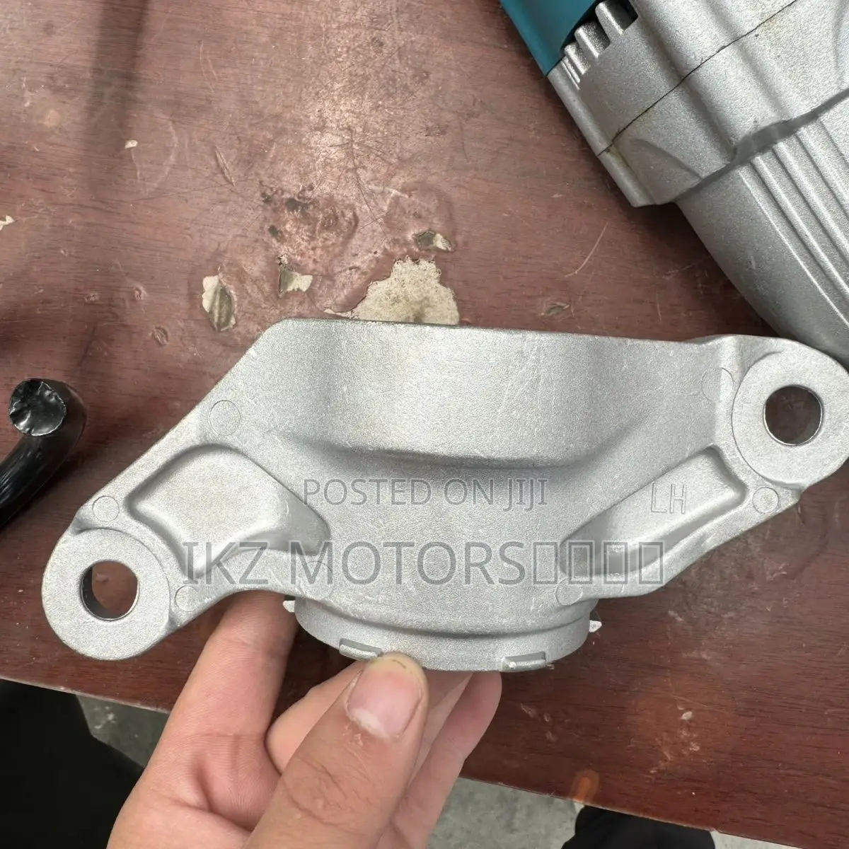 Range Rover Velar Back Top Mount 18-23