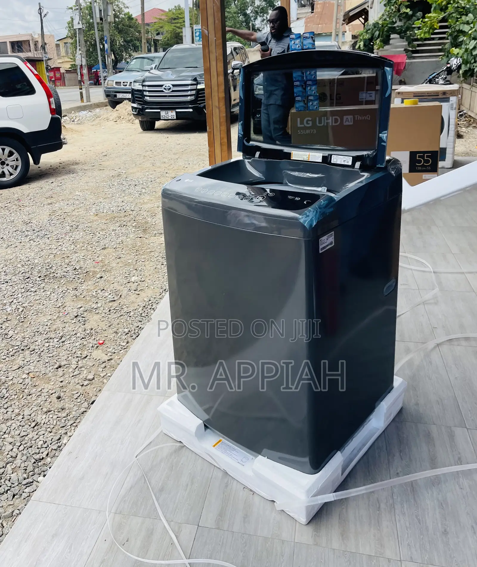 Lovely Design LG T1666NENT2 16kg Smart Washing Machine.