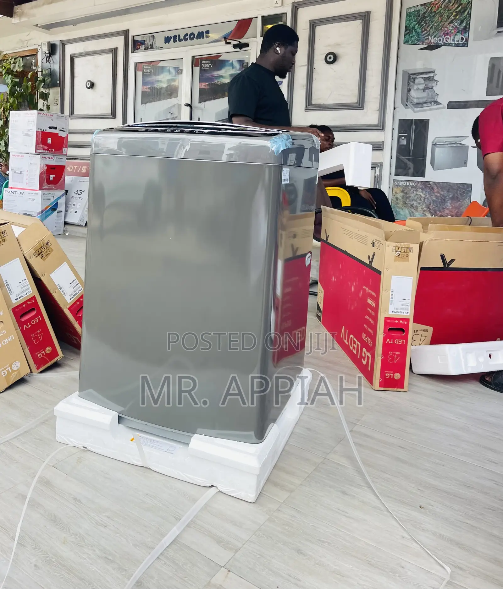 Classic Design LG T1666NENT2 16kg Top Load Washing Machine.