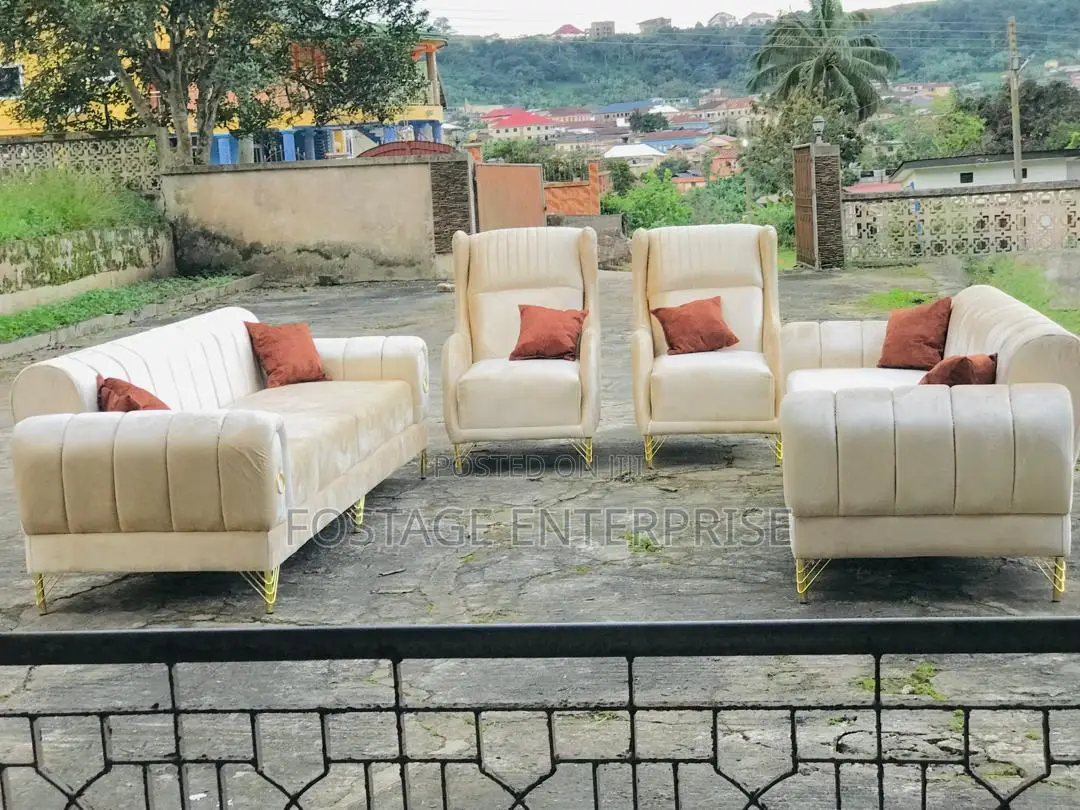 New High Quality Set Of Couch