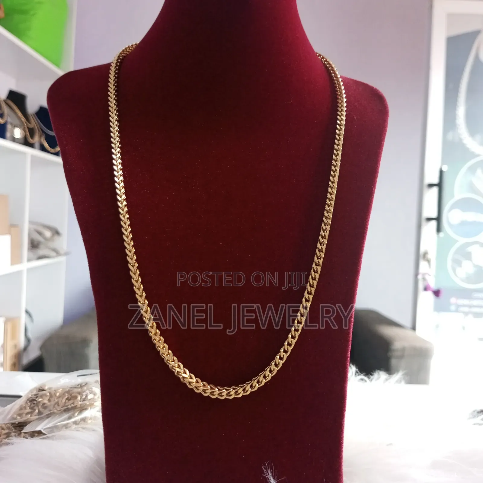 Male Box Chain
