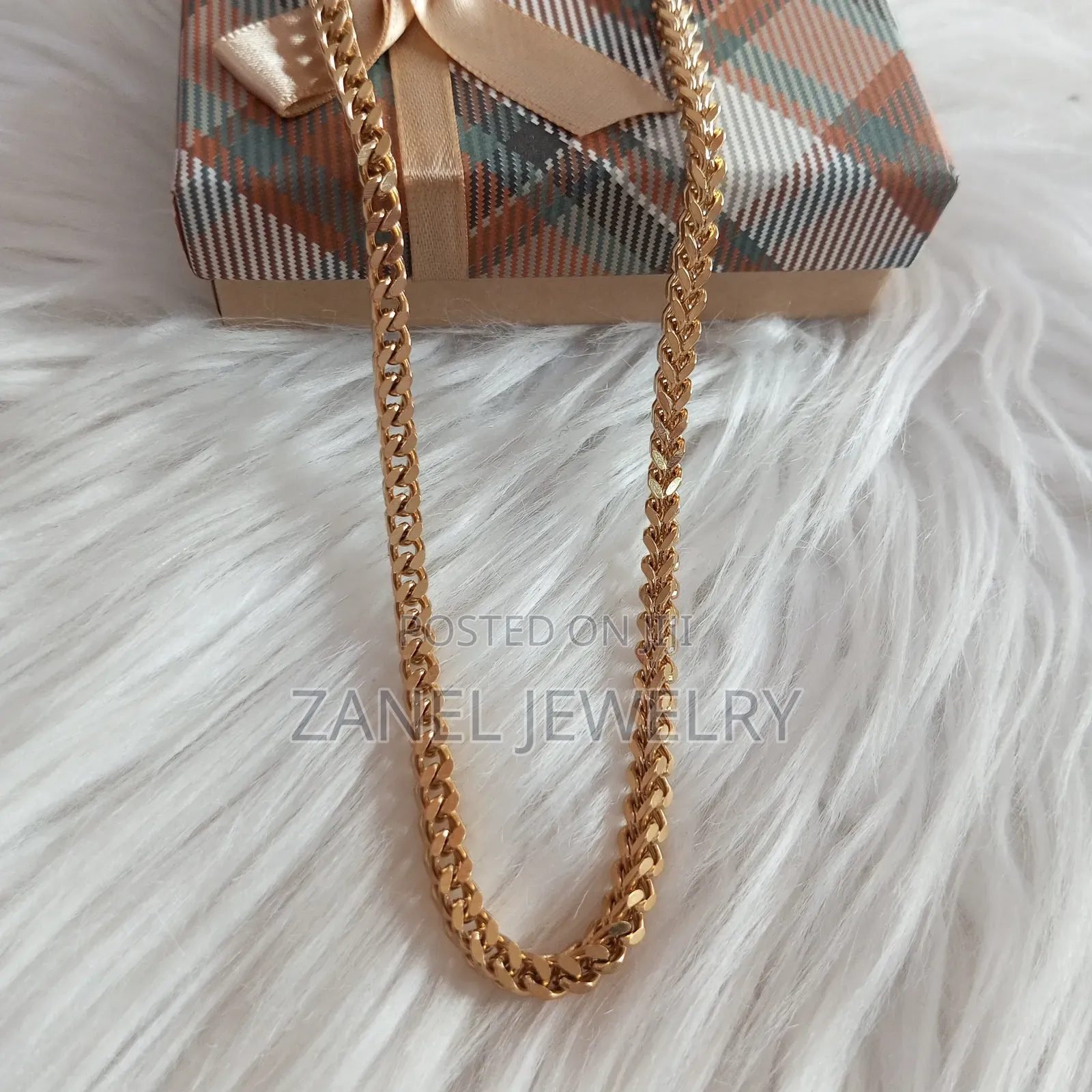 Male Box Chain