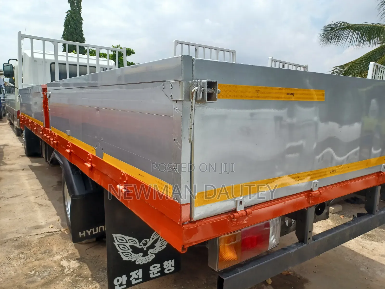 Hyundai 5 Ton 8 Holes Big Lights