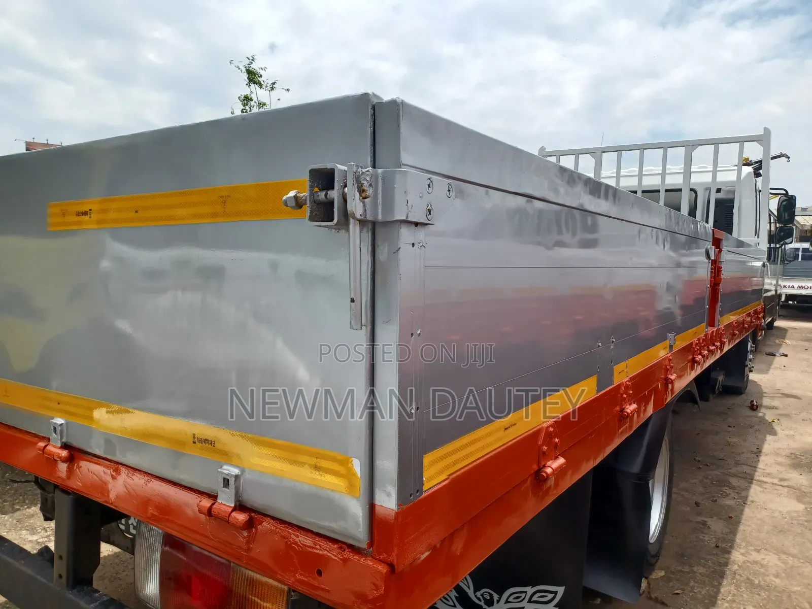 Hyundai 5 Ton 8 Holes Big Lights