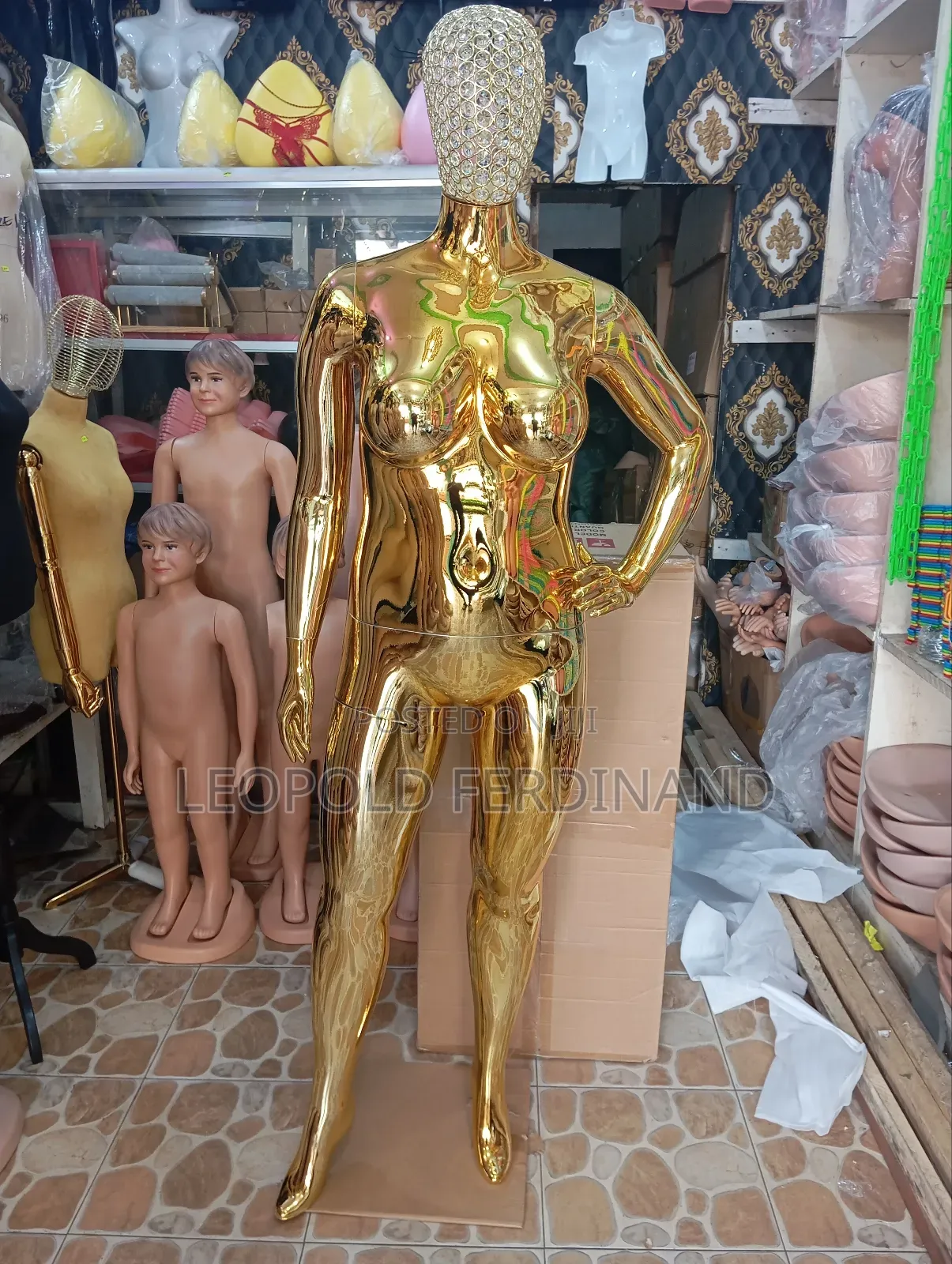 Plus Size Gold Female Mannequins With Diamonds Stone Face