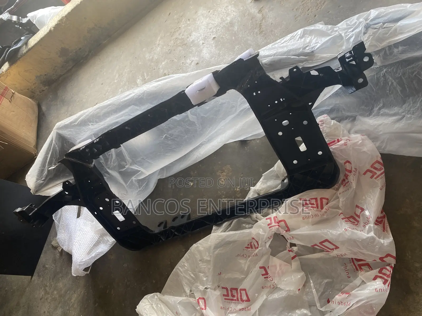 Hyundai Tecson 2011-2015 Radiator Support