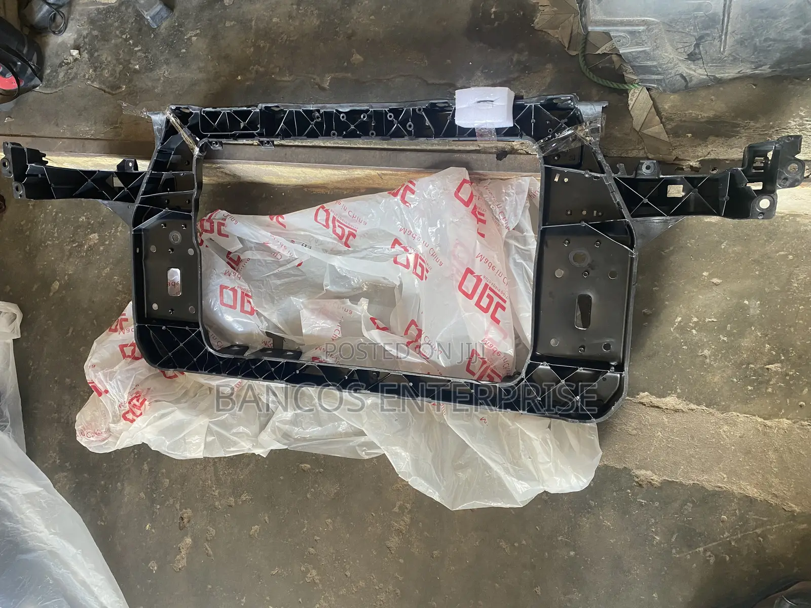 Hyundai Tecson 2011-2015 Radiator Support