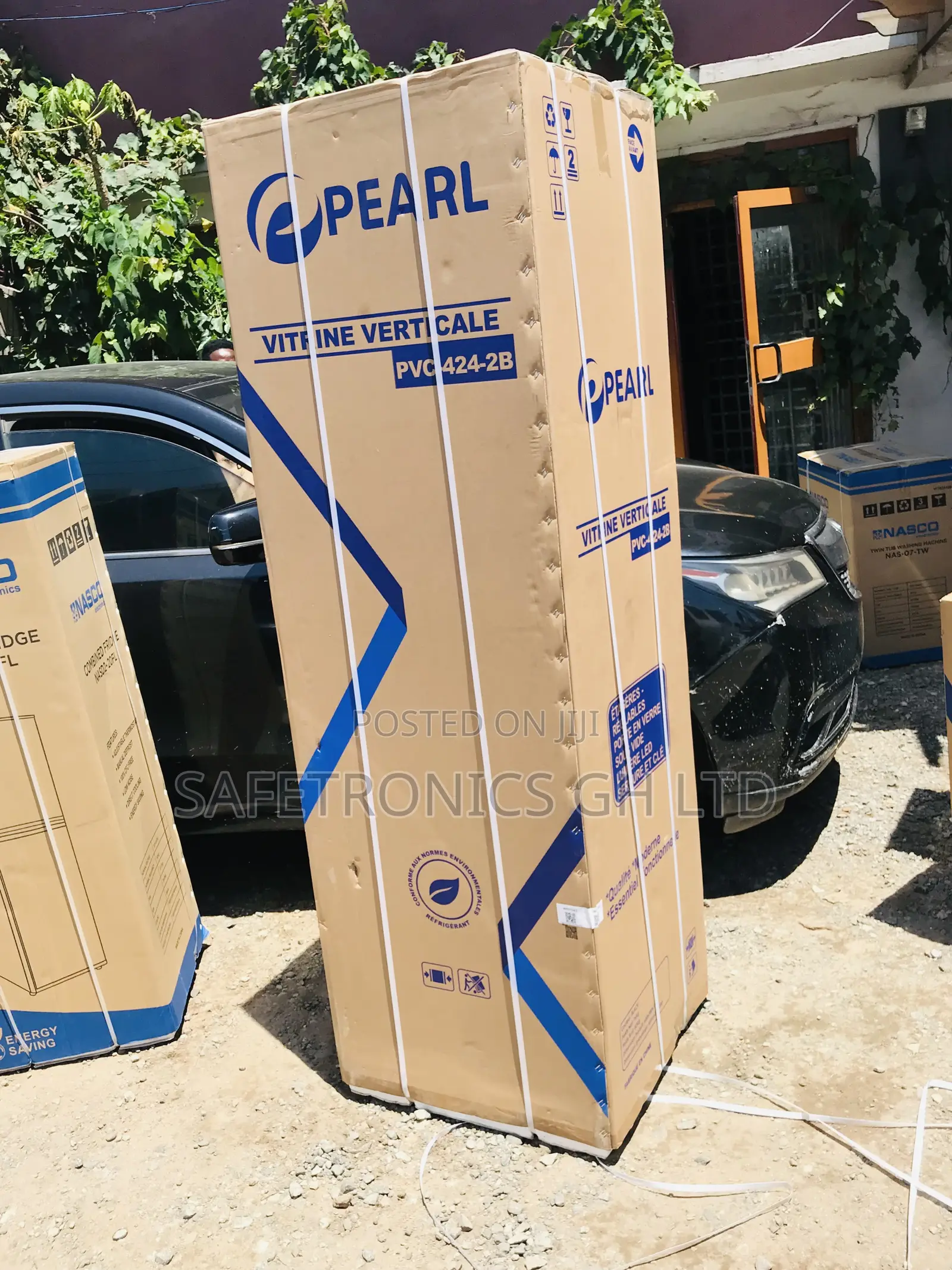 Essential New Display Pearl PVC-424 400 Liters Fridge