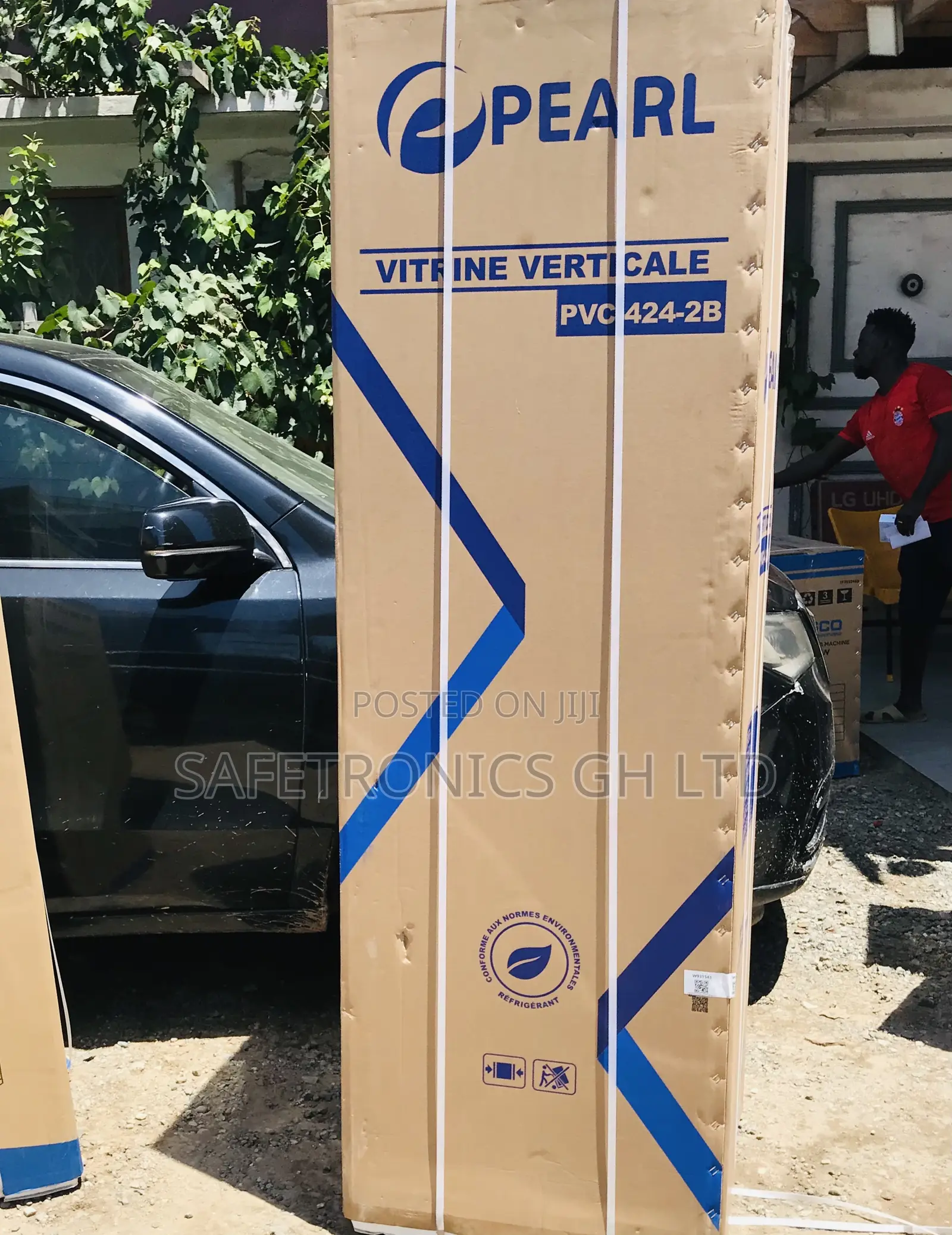 Get Adjustable 1 Door Glass Pearl PVC-424 400 Liters