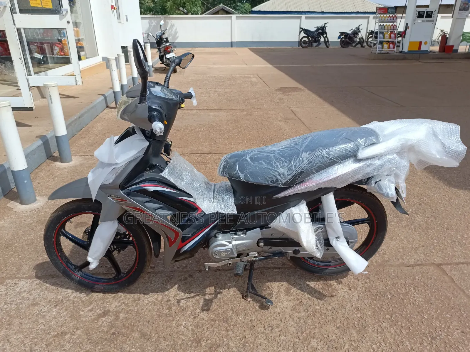Aprilia 2021 Gray