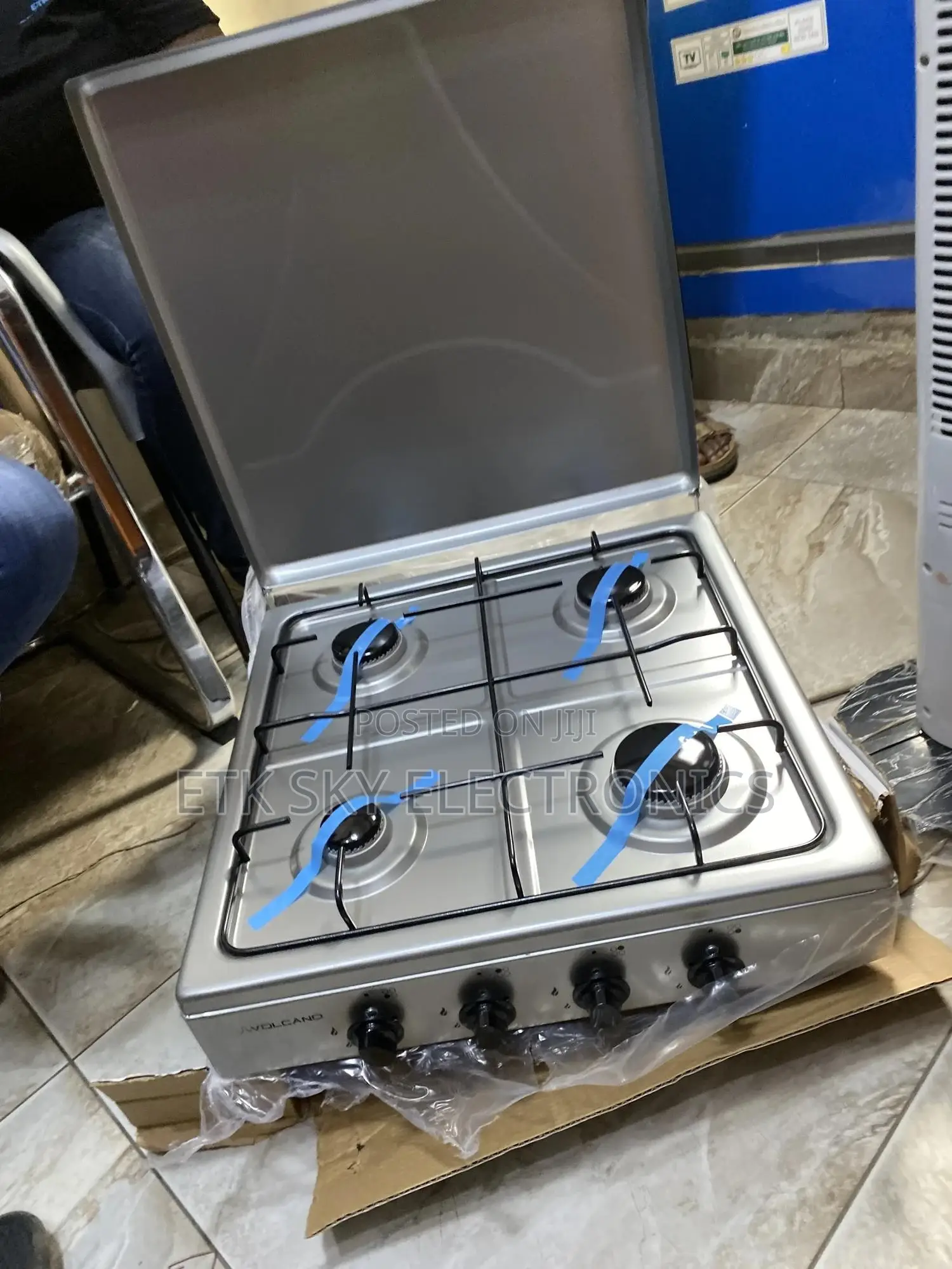 Nubile Volcano 4burner Gas Cooker With Lid