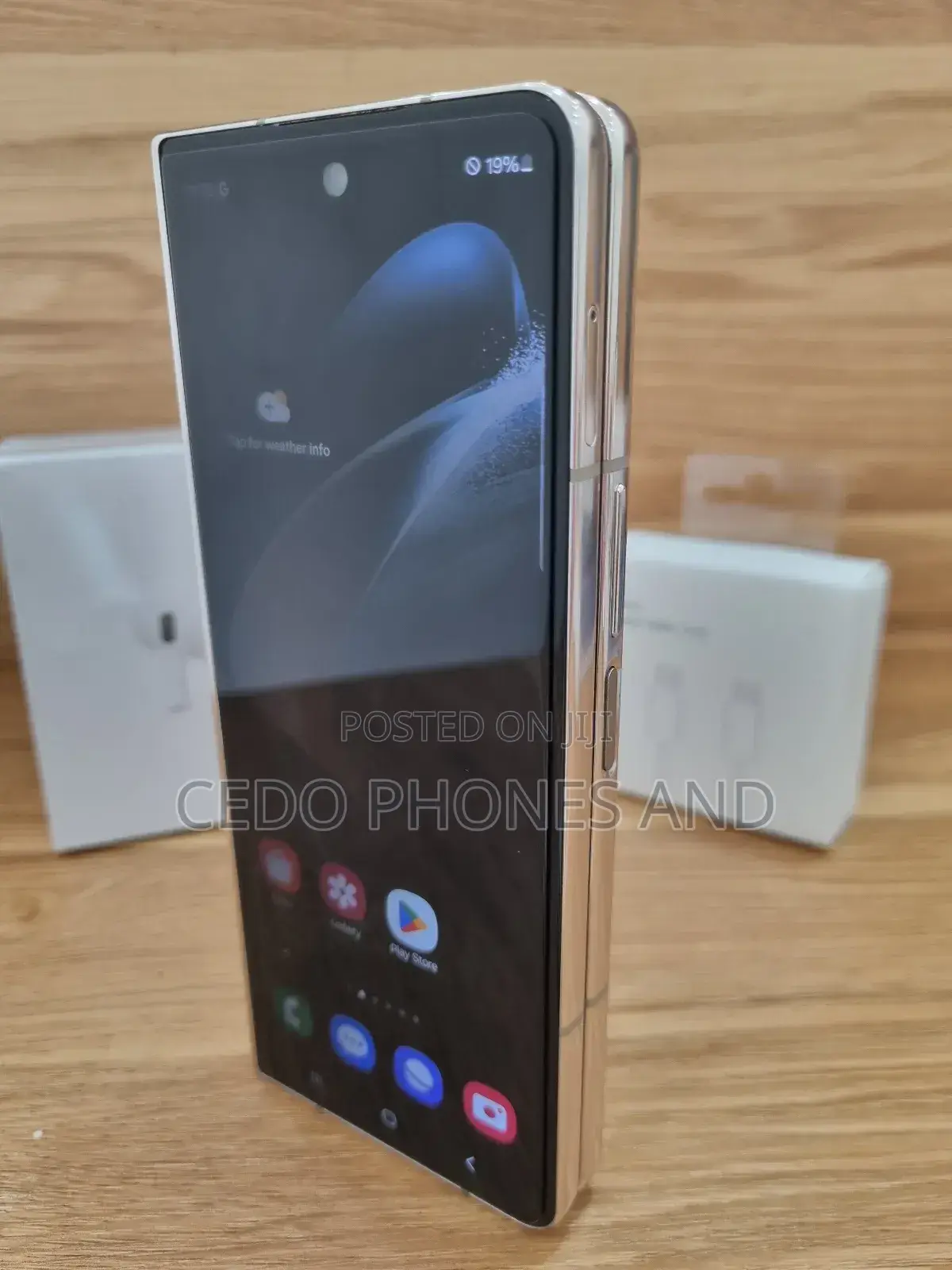 Samsung Galaxy Z Fold4 256 GB Gold