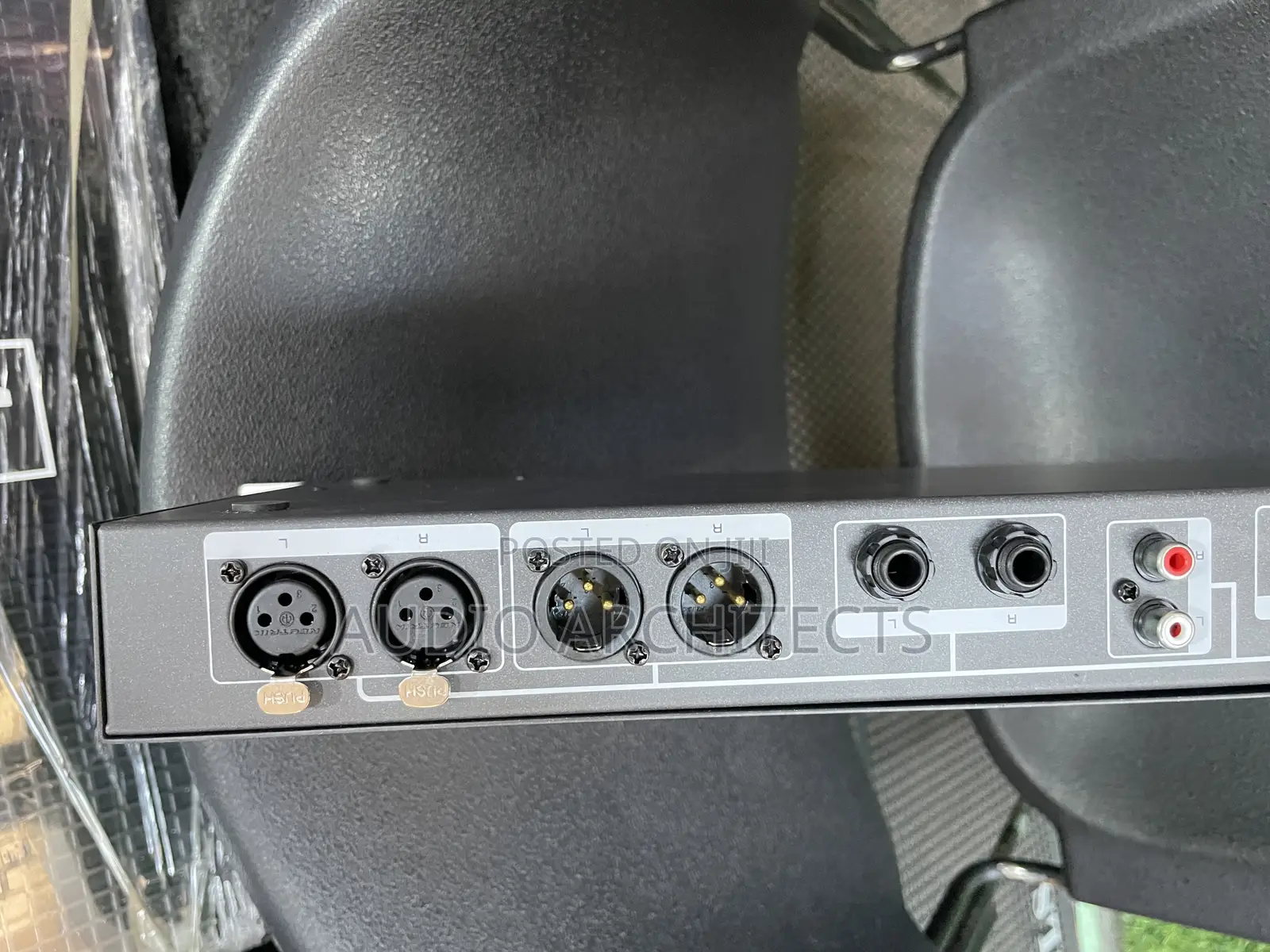 Behringer HPA1600 Headphone Amplifier