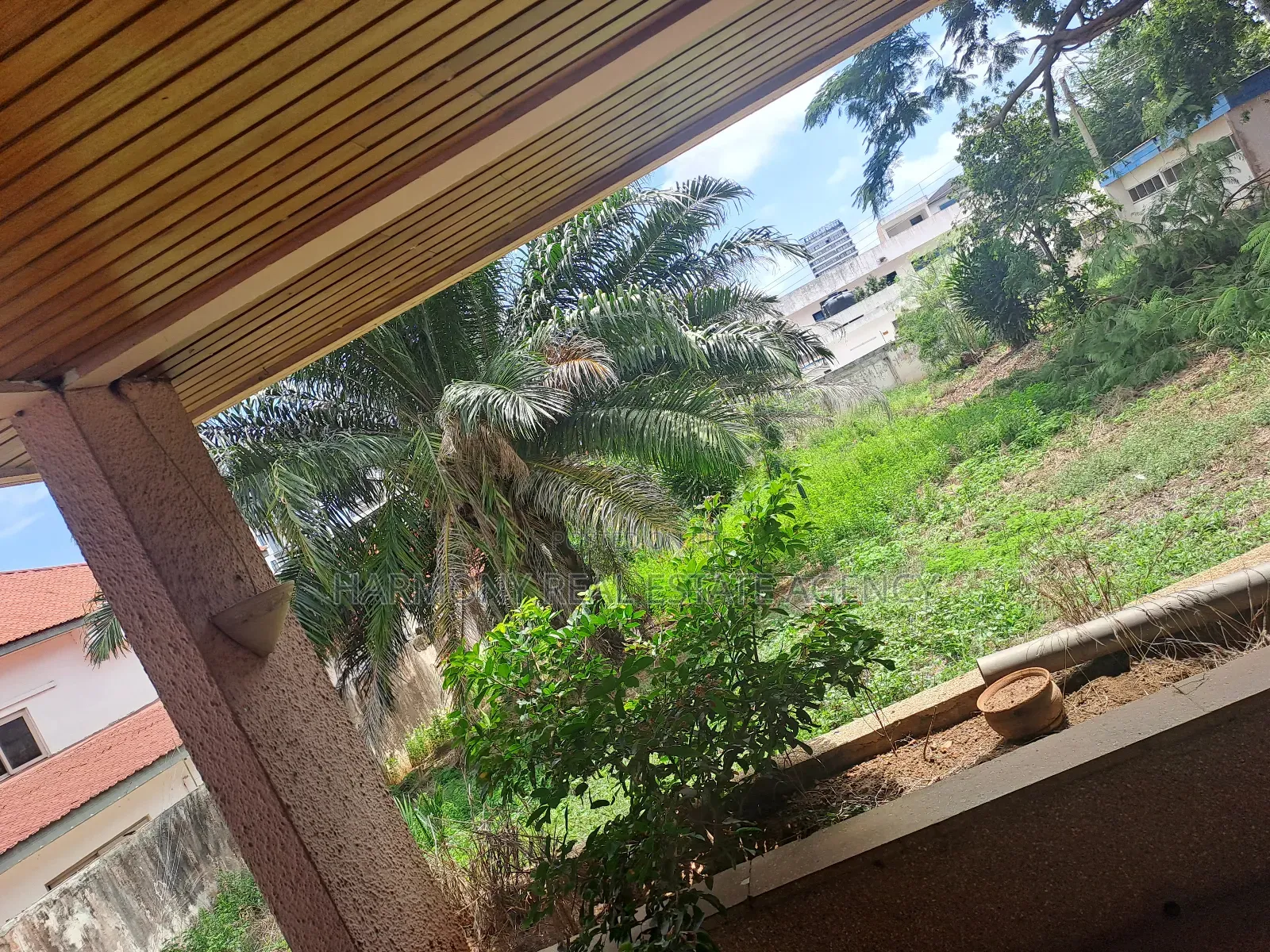 5bdrm House in Airport Residential Area for rent
