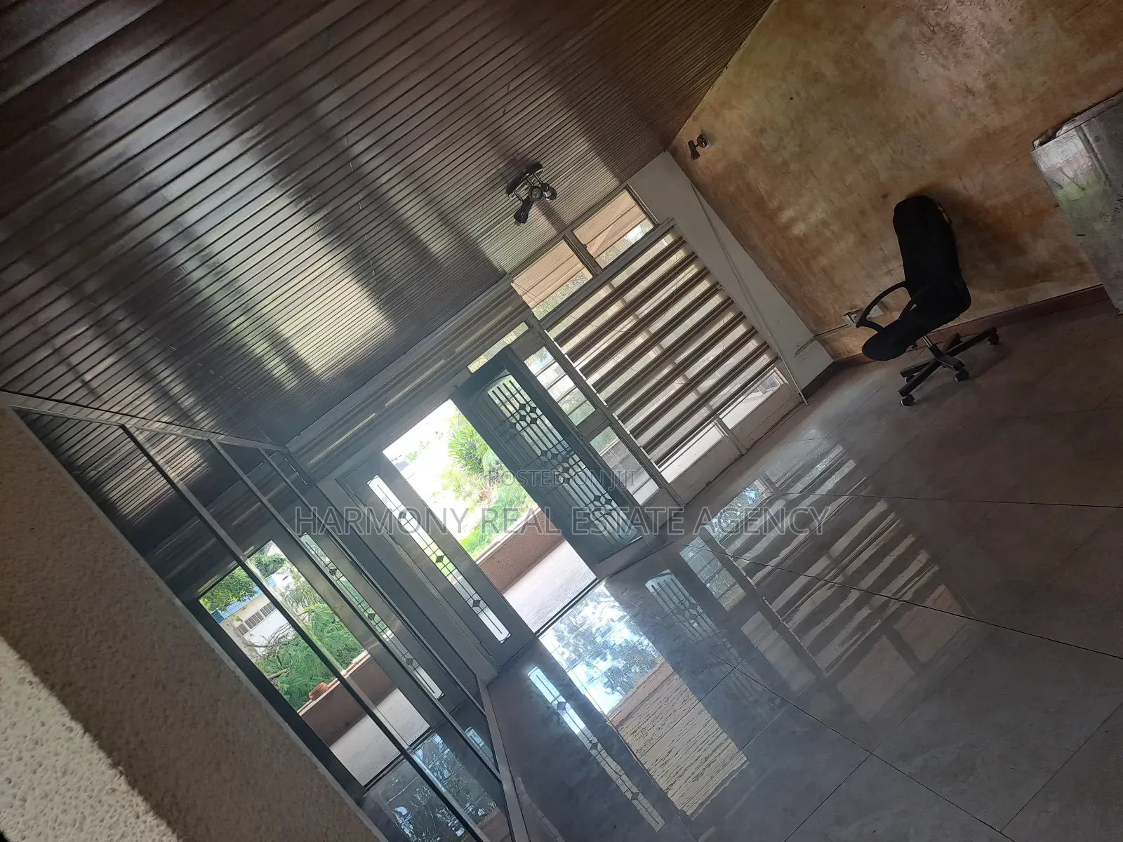 5bdrm House in Airport Residential Area for rent