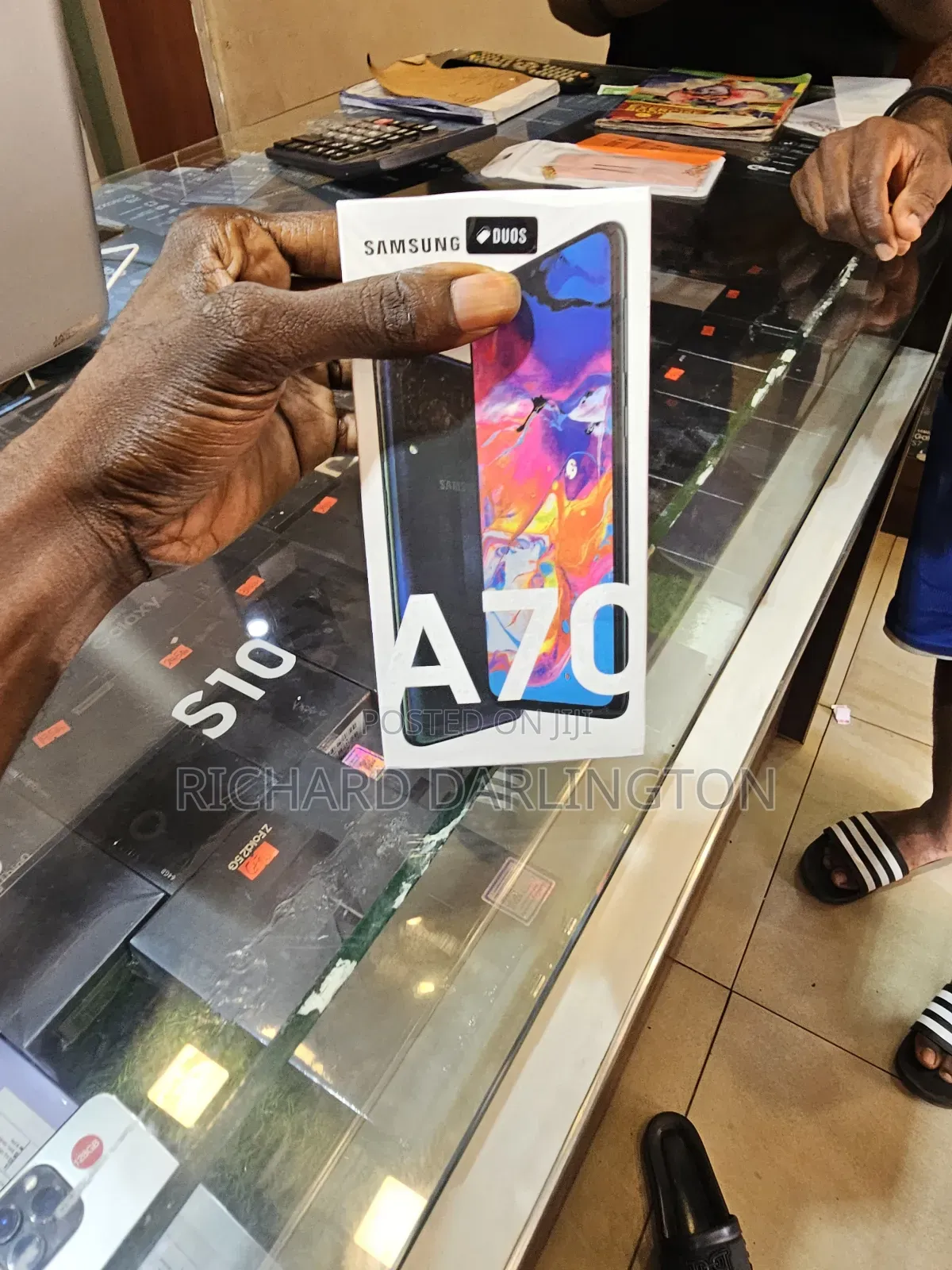 New Samsung Galaxy A70 128 GB Black