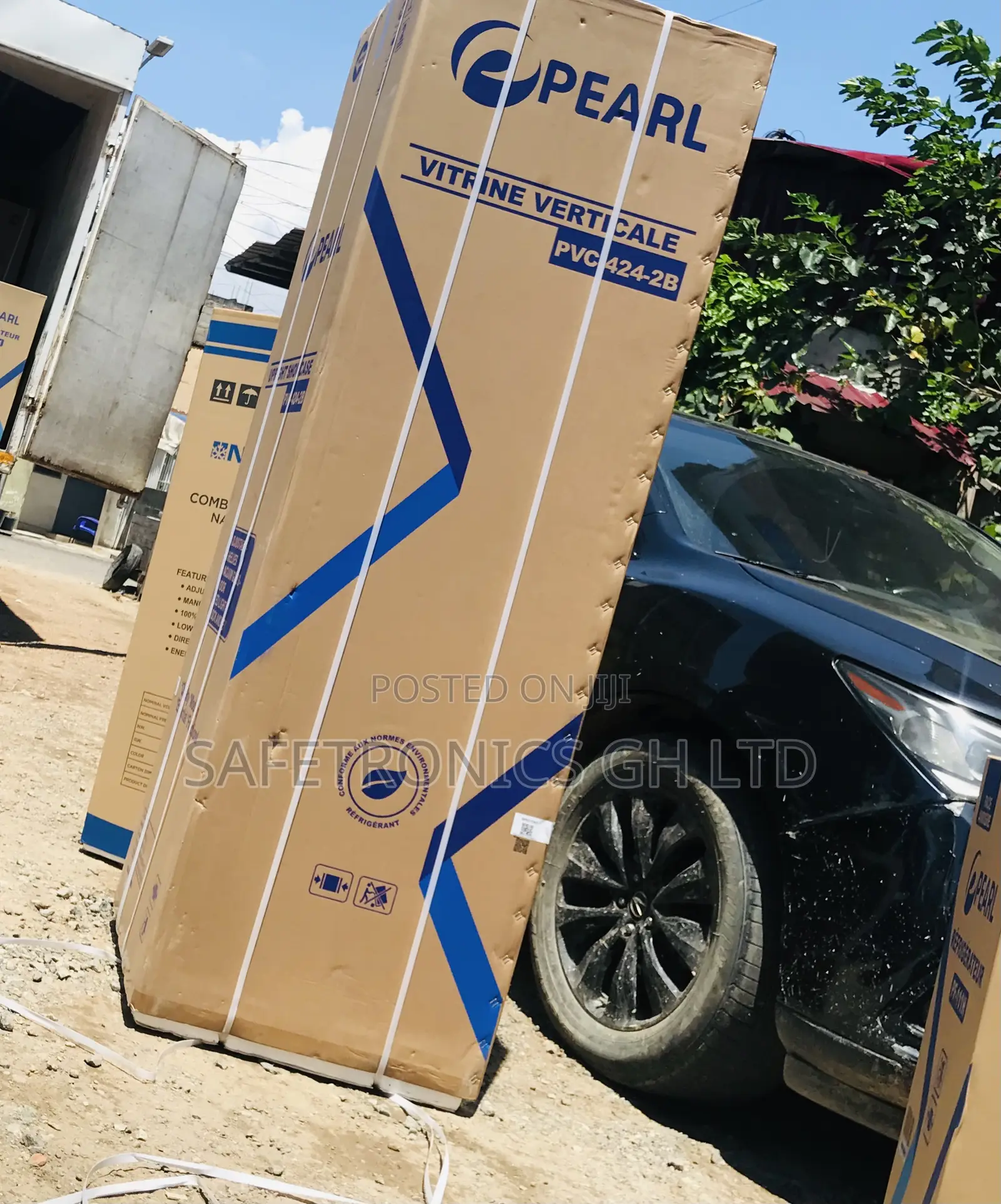 Neatly Boxed PVC-424 Glass 1 Door Pearl 400L Display