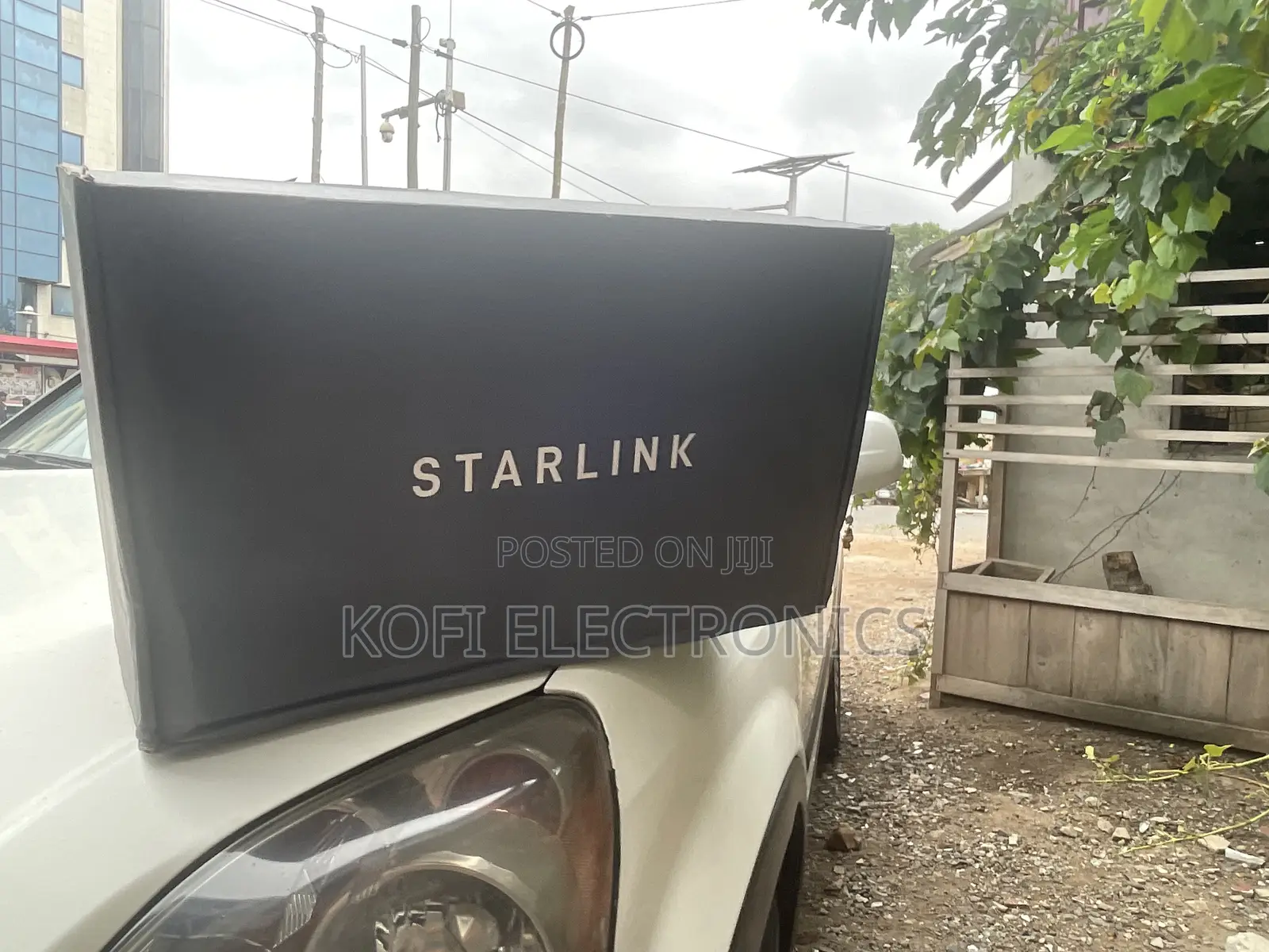 A Starlink Internet Kit Satellite -2nd Gen Antenna