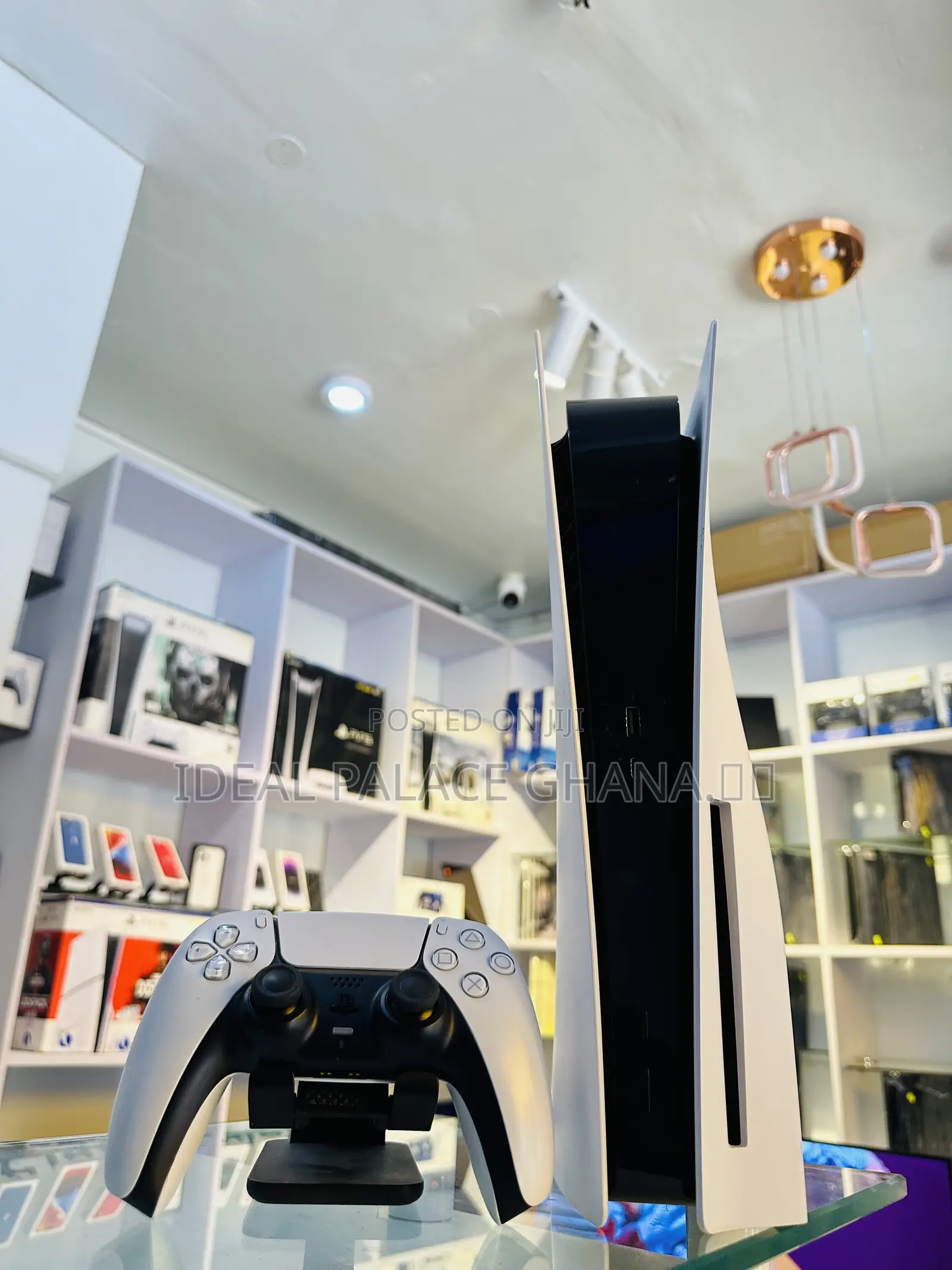 Standard Ps5 With 5 Lates Games ( Fc25 )