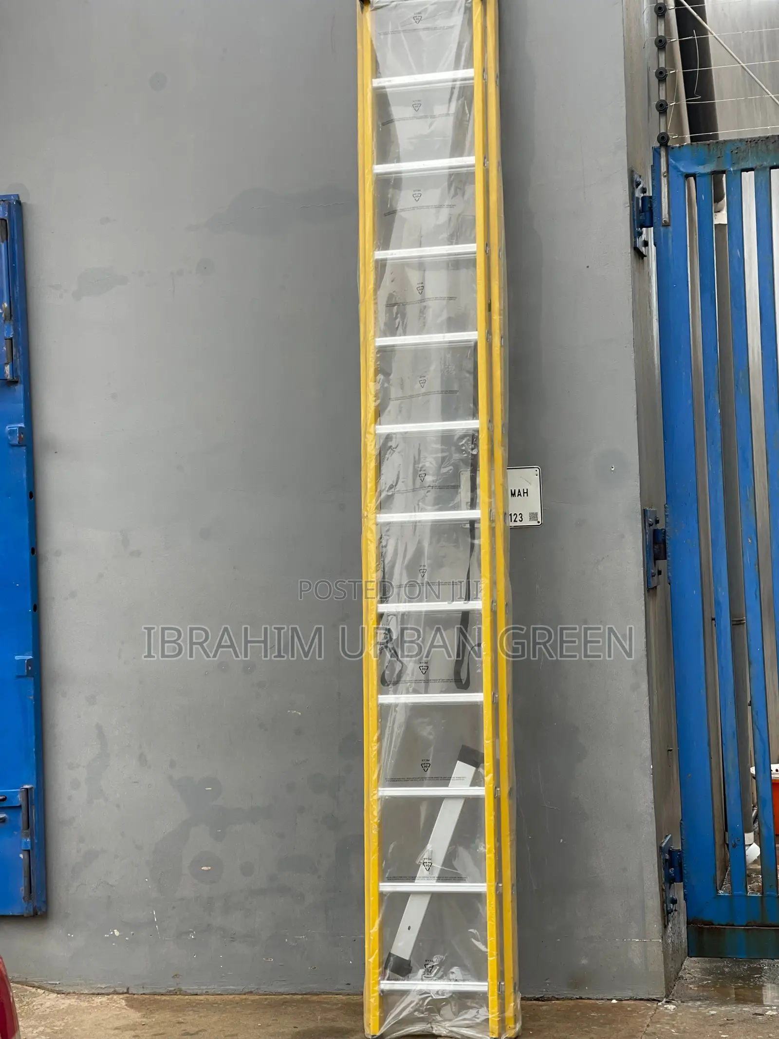 Hard Fiberglass Extension Ladder