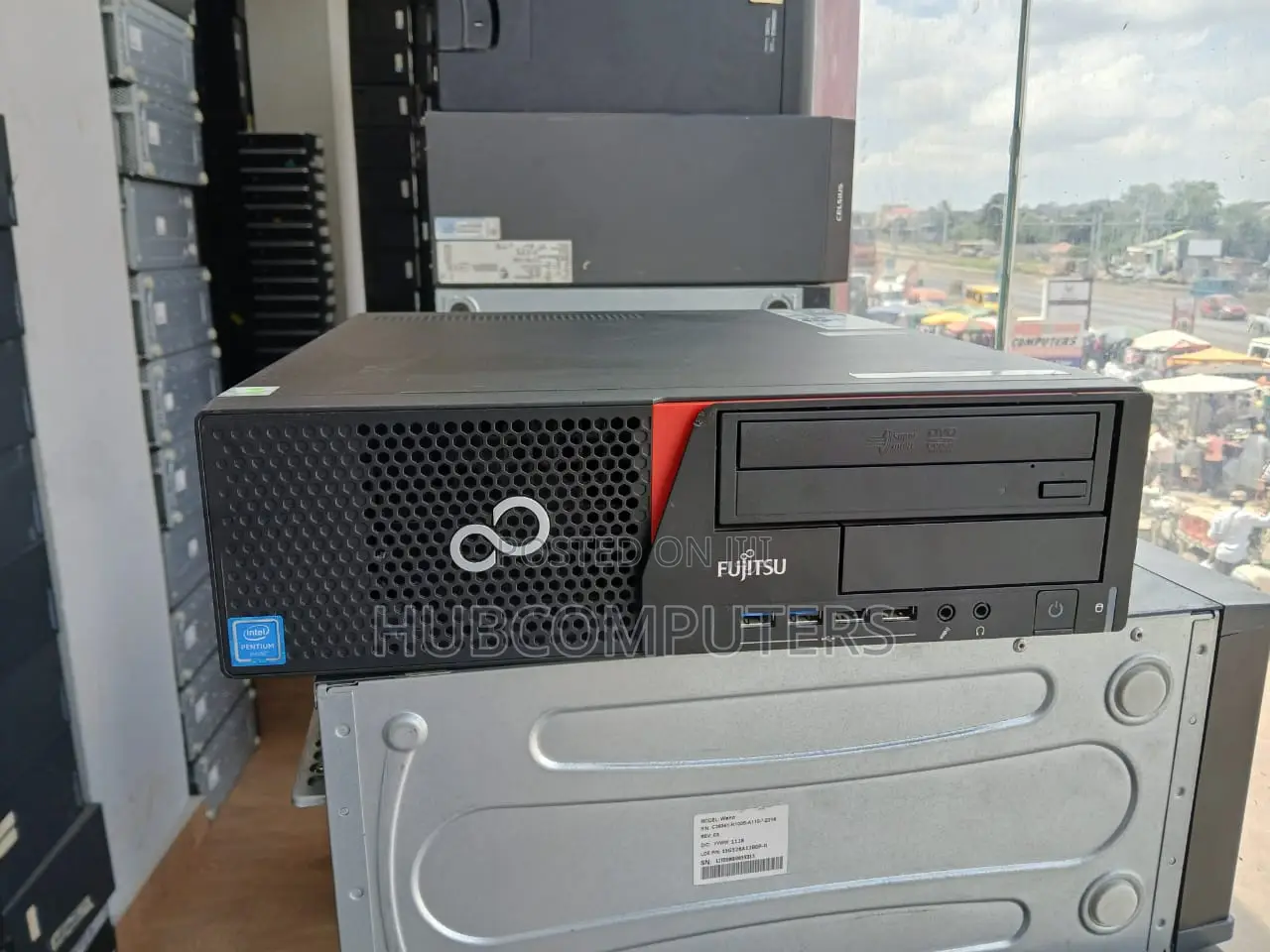 Desktop Computer Fujitsu Esprimo P757/E90+ 4GB Intel Pentium HDD 500GB