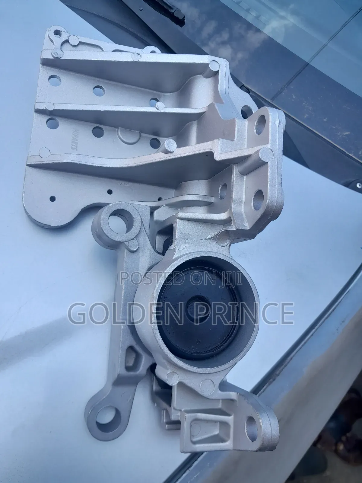 Nissan Qashqai/Sentra Engine Seat (1pc)