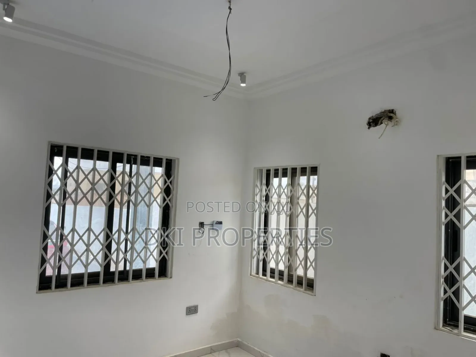 4bdrm House in Dki Properties, New Legon for sale