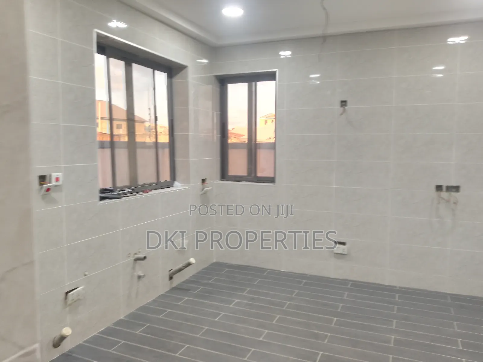 4bdrm House in Dki Properties, New Legon for sale