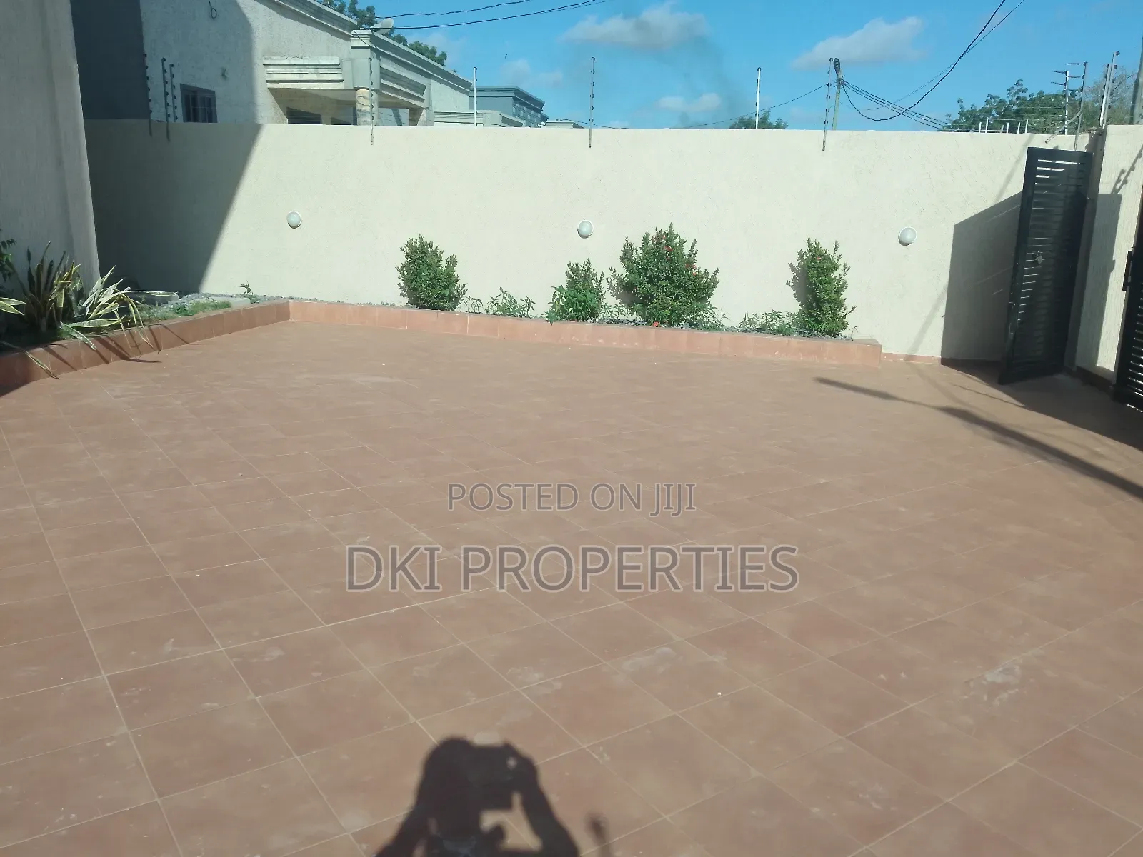 4bdrm House in Dki Properties, New Legon for sale