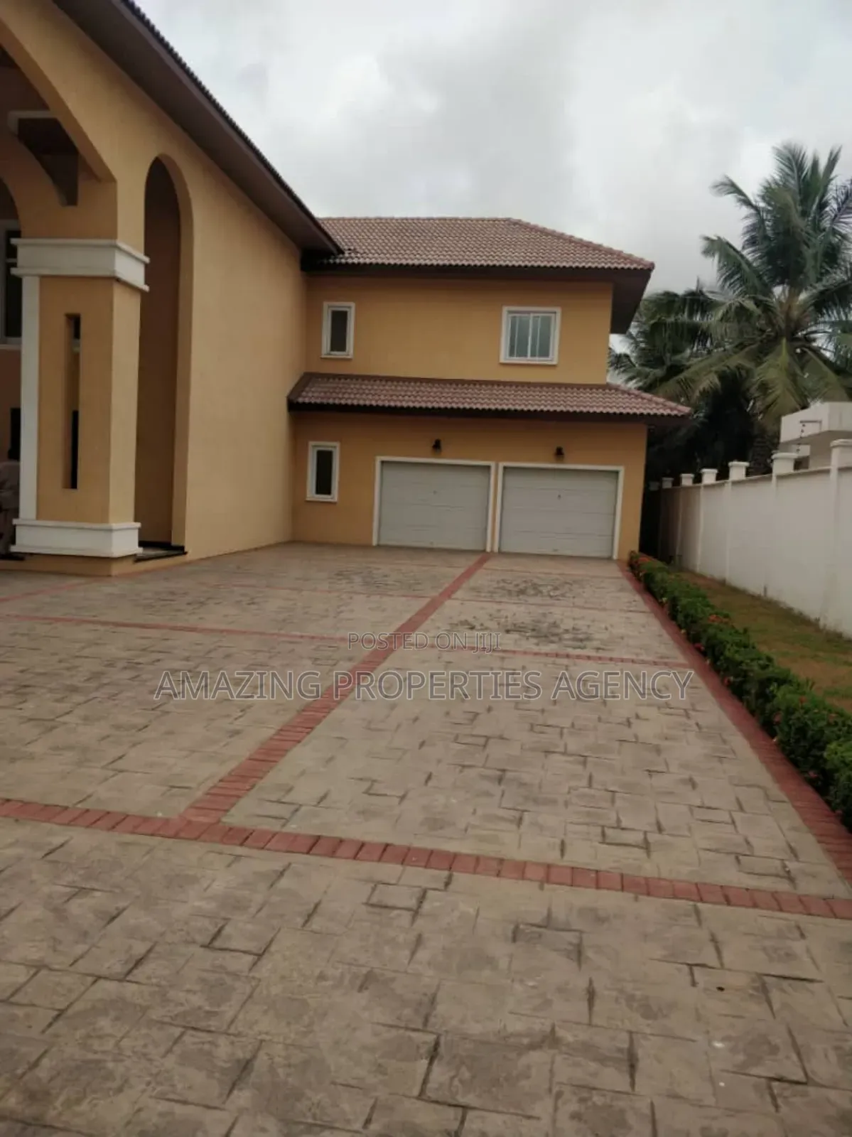 5bdrm House in Adjiriganor for sale