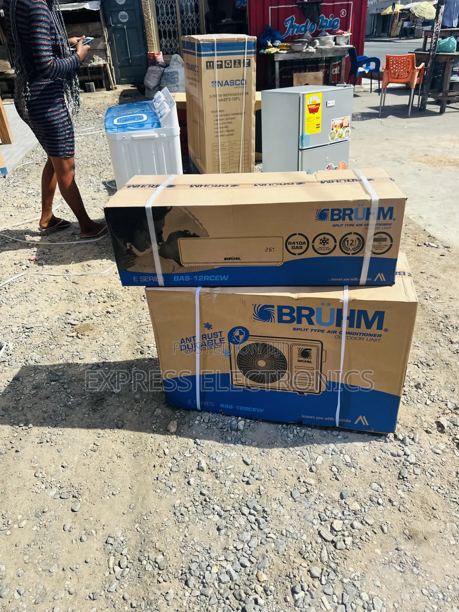 One Remote Control AC Bruhm White Split R410 Gas 1.5hp