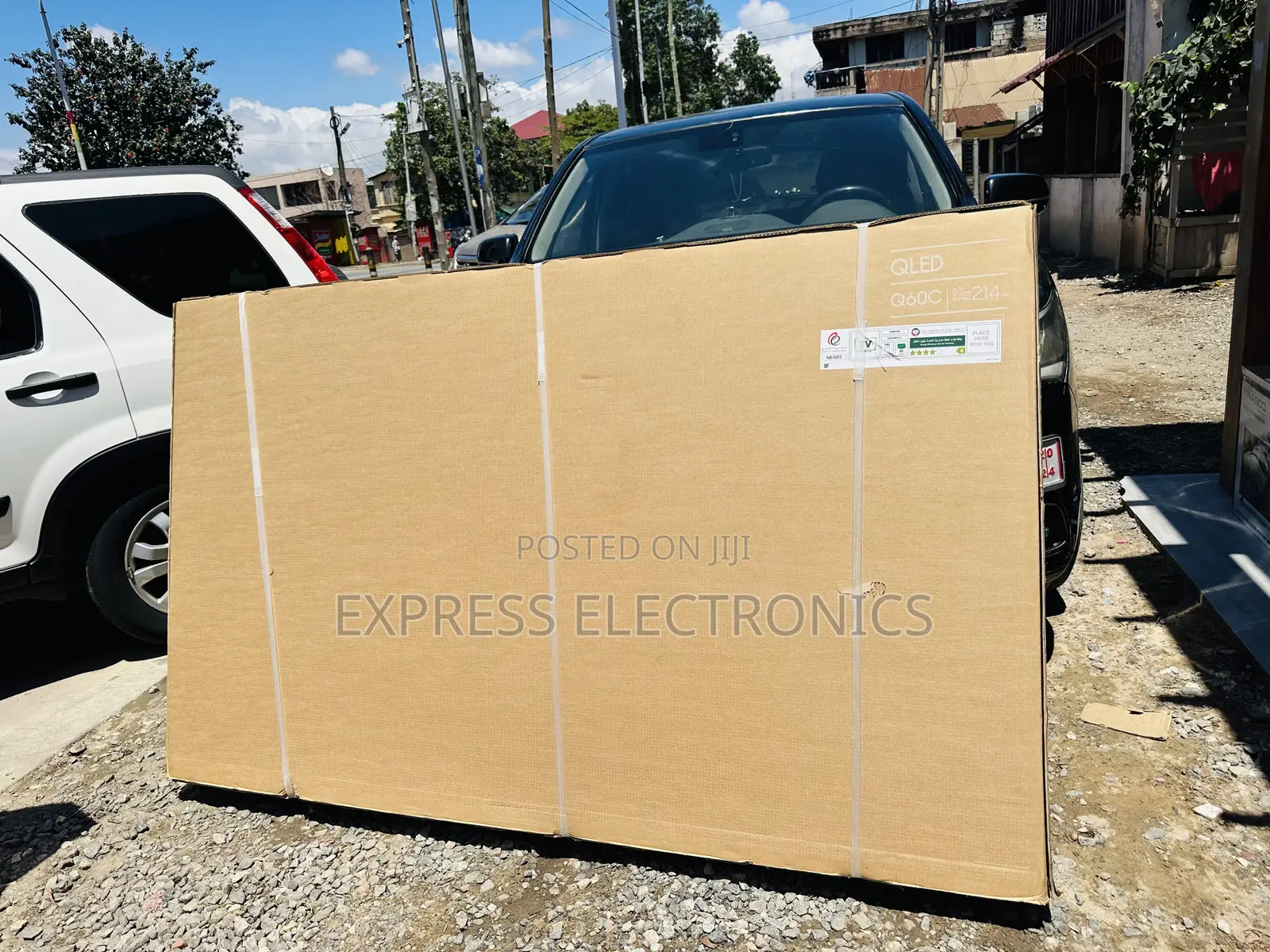 85”Q60c Built in Smart Things Hub Samsung