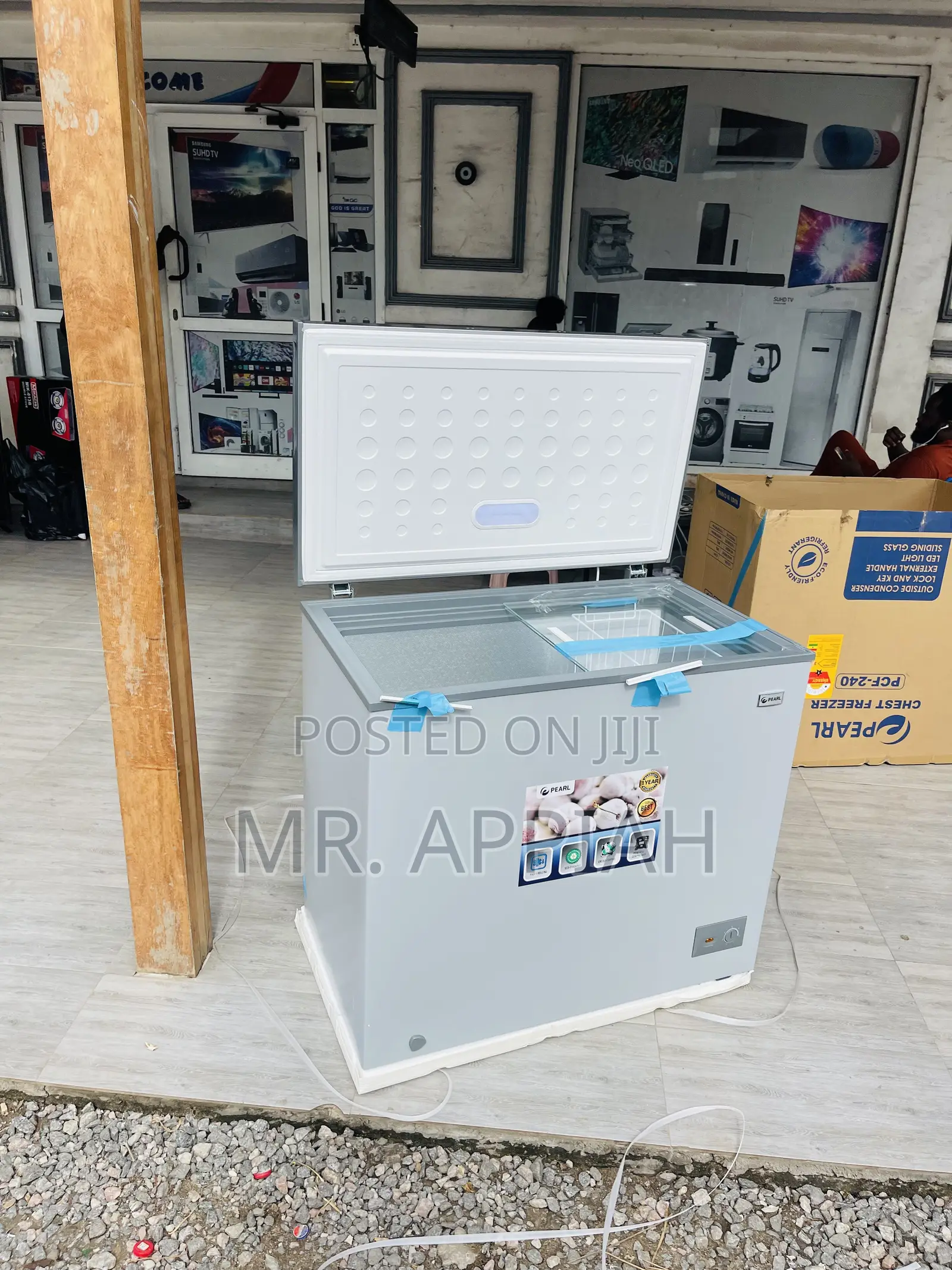 Quality Pearl PCF-240 Freezer With Sliding Glass Door,200L