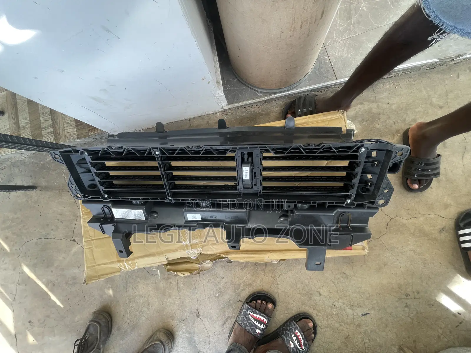 Honda CRV Shutter Grille