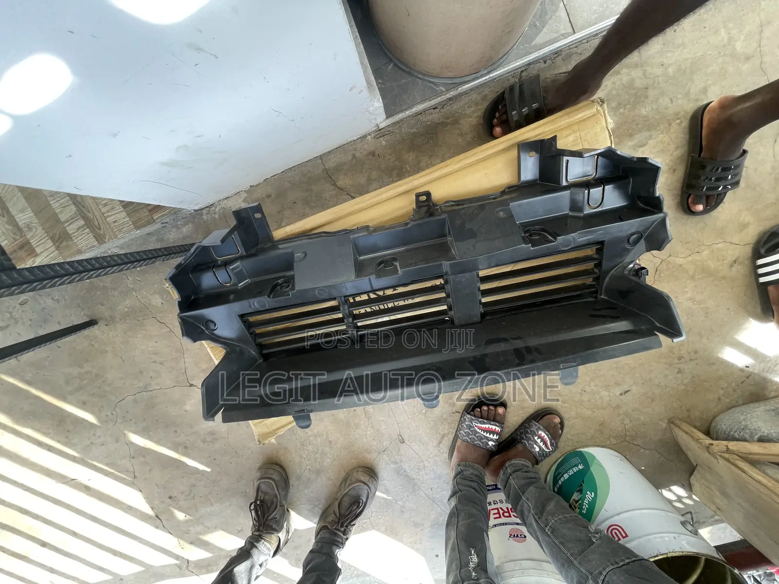 Honda CRV Shutter Grille