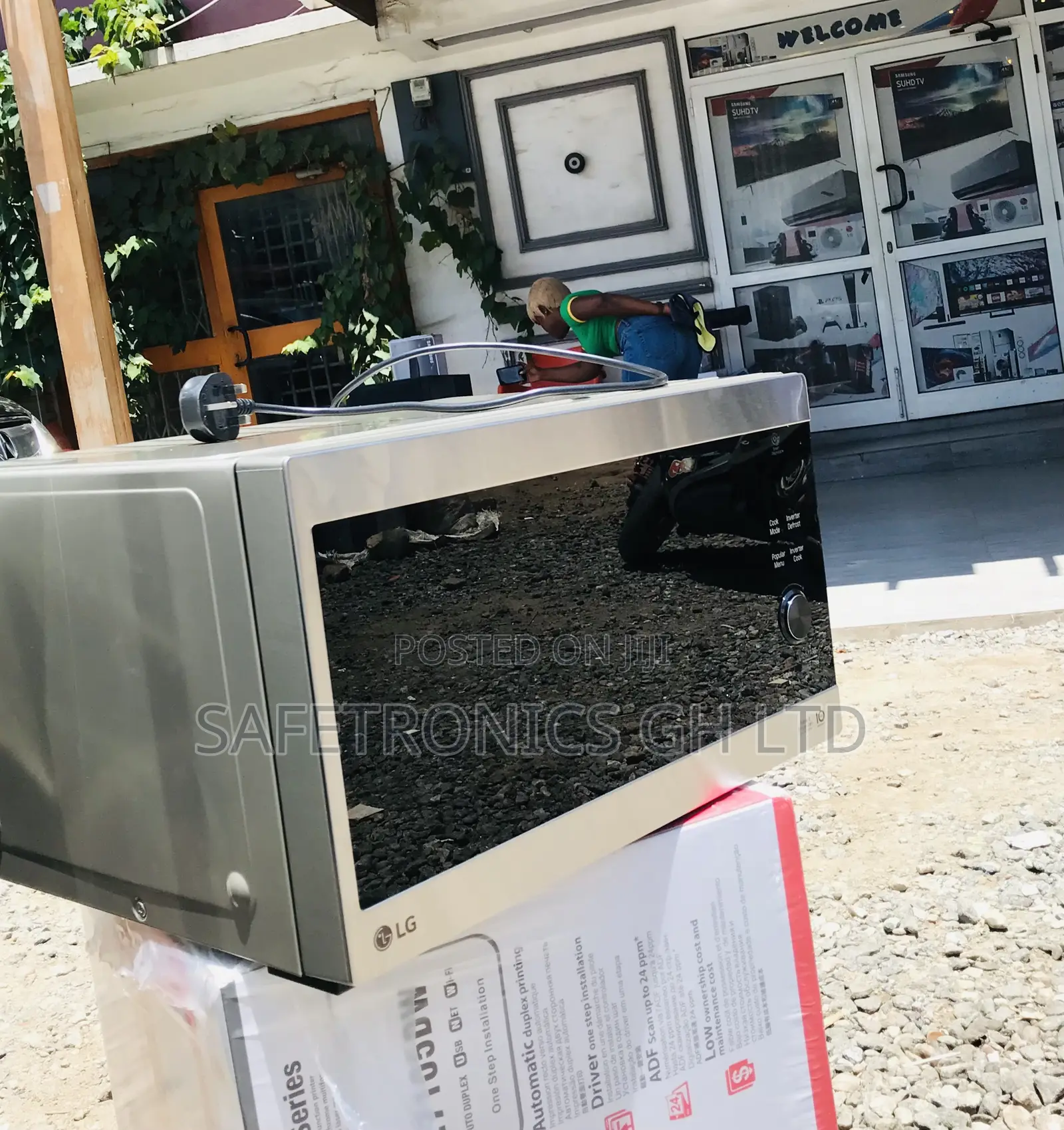 New Super Smart ~~ LG 42 Liters Countertop MH8265CIS