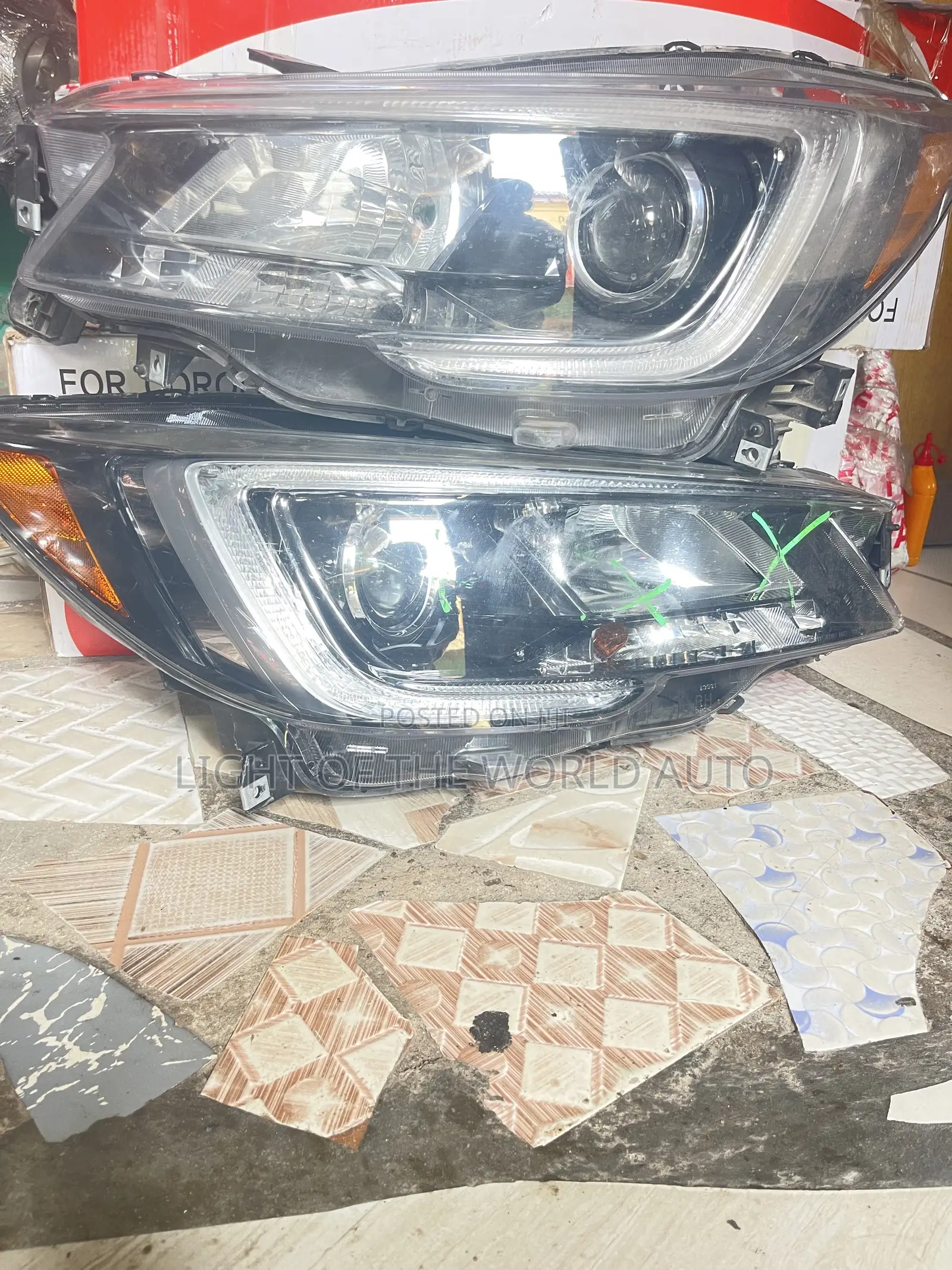 Subaru Legacy Outback 2018 Headlight
