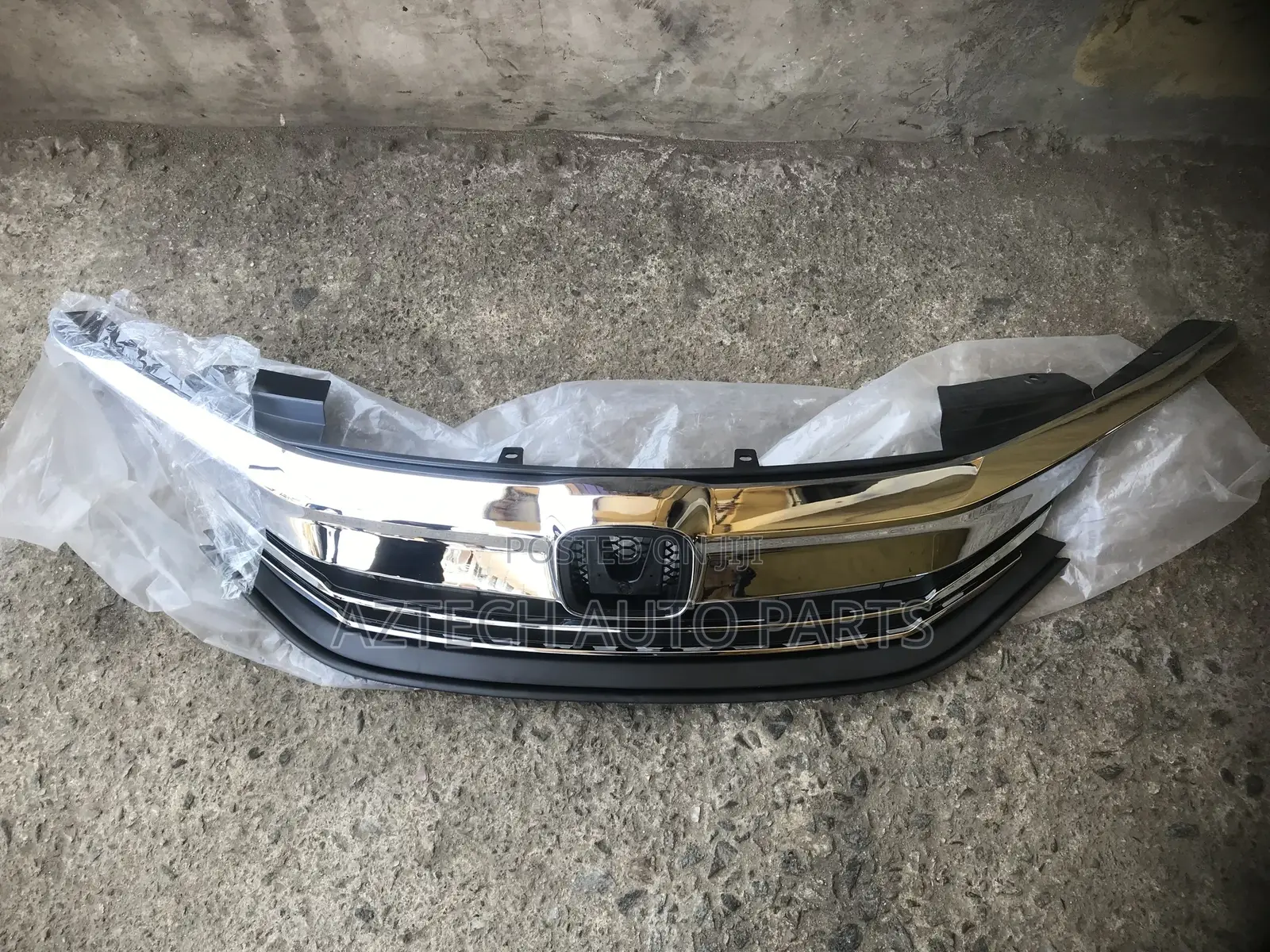 Honda Accord 2016,2017 Top Grille / Front Grille