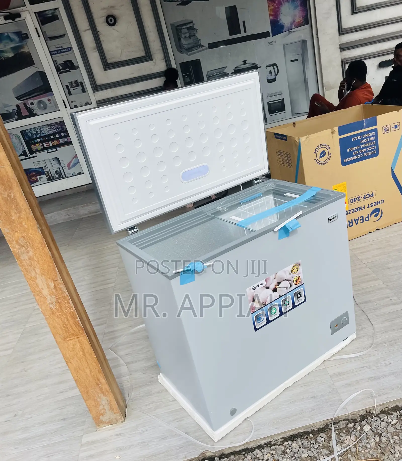 Affordable Pearl PCF-240 200L Electric Freezer(Silver)