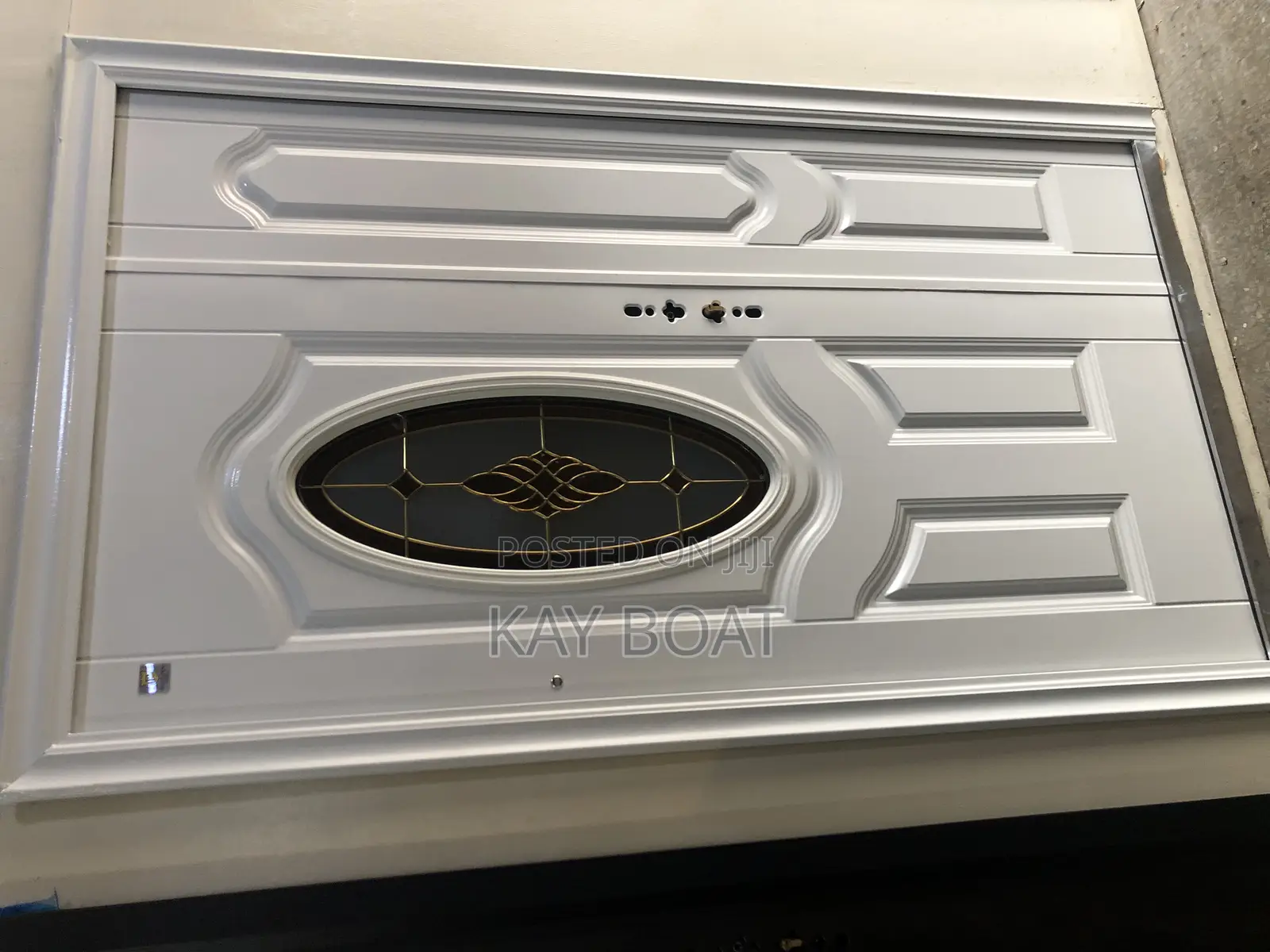A Splendid Metal With a Glass Door