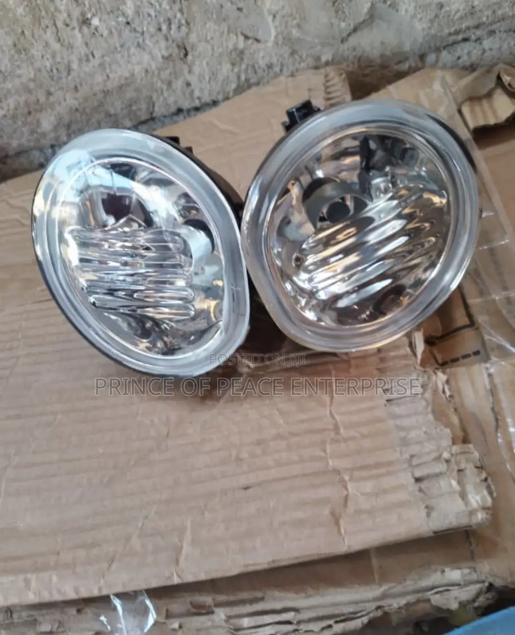 Pontiac Vibe Fog Light or Lamp Pair