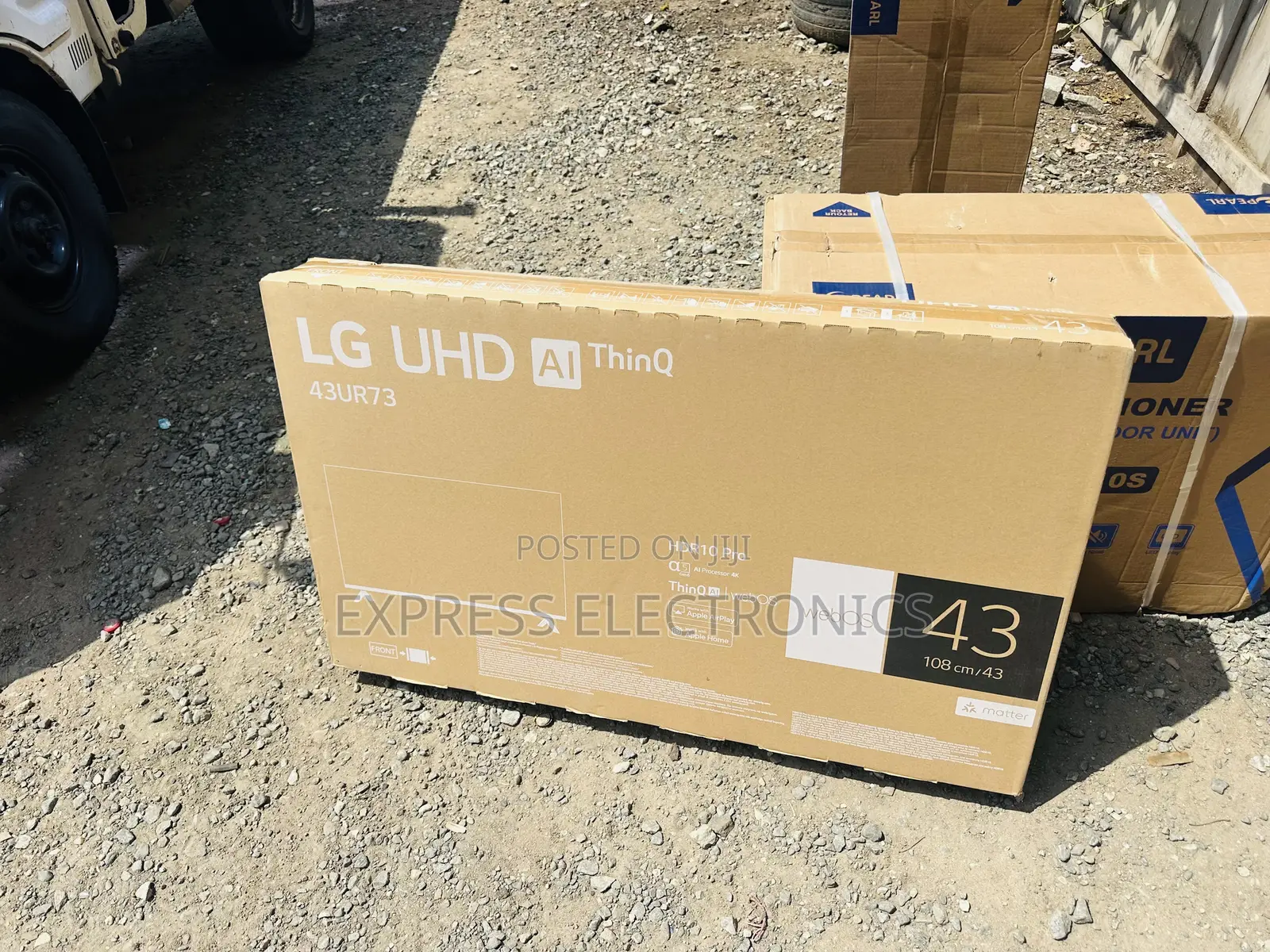 Ultra Modern Slim UHD Smart LG 43”UR73