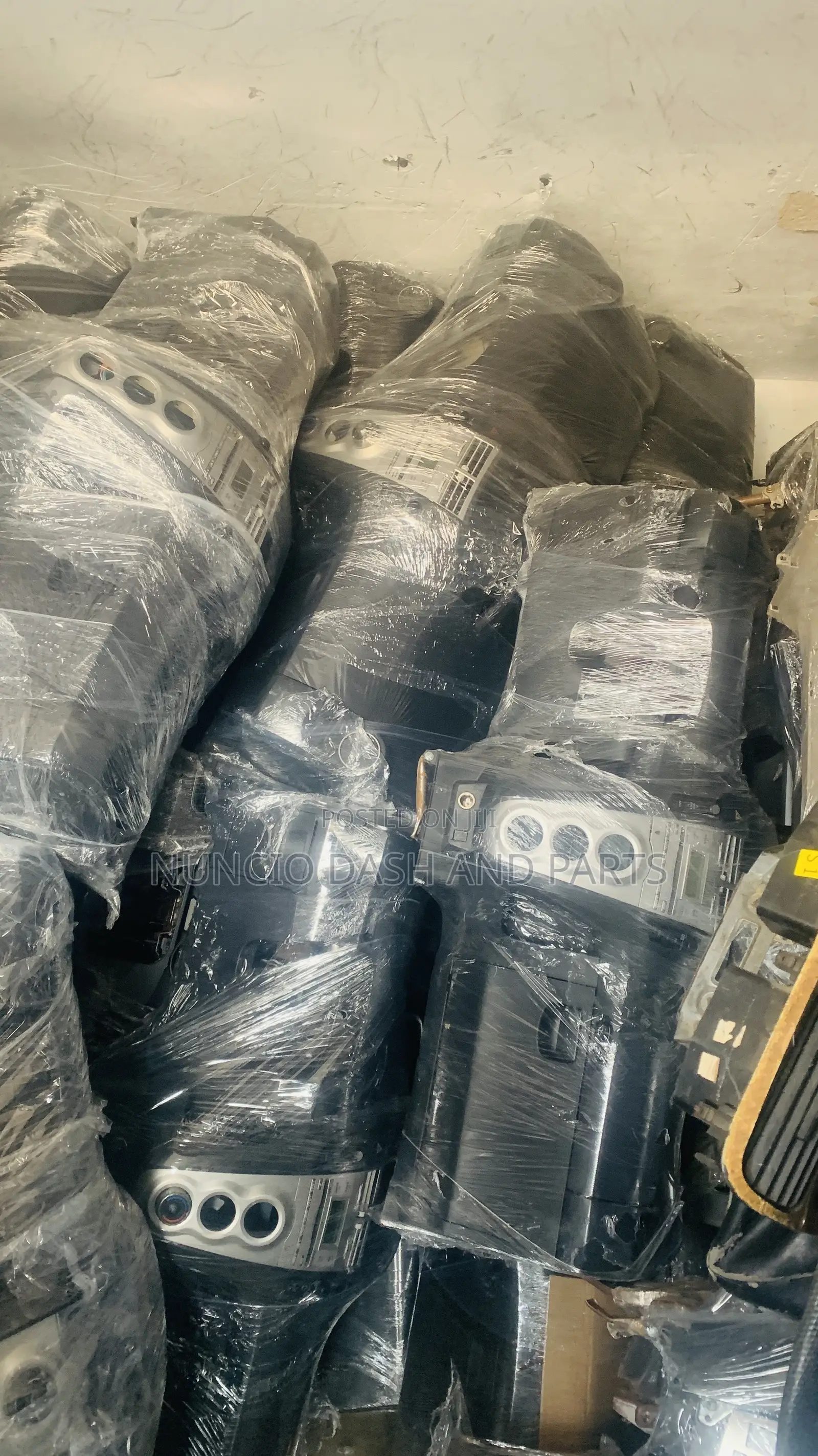 Toyota Vitz 2010 Dashboards