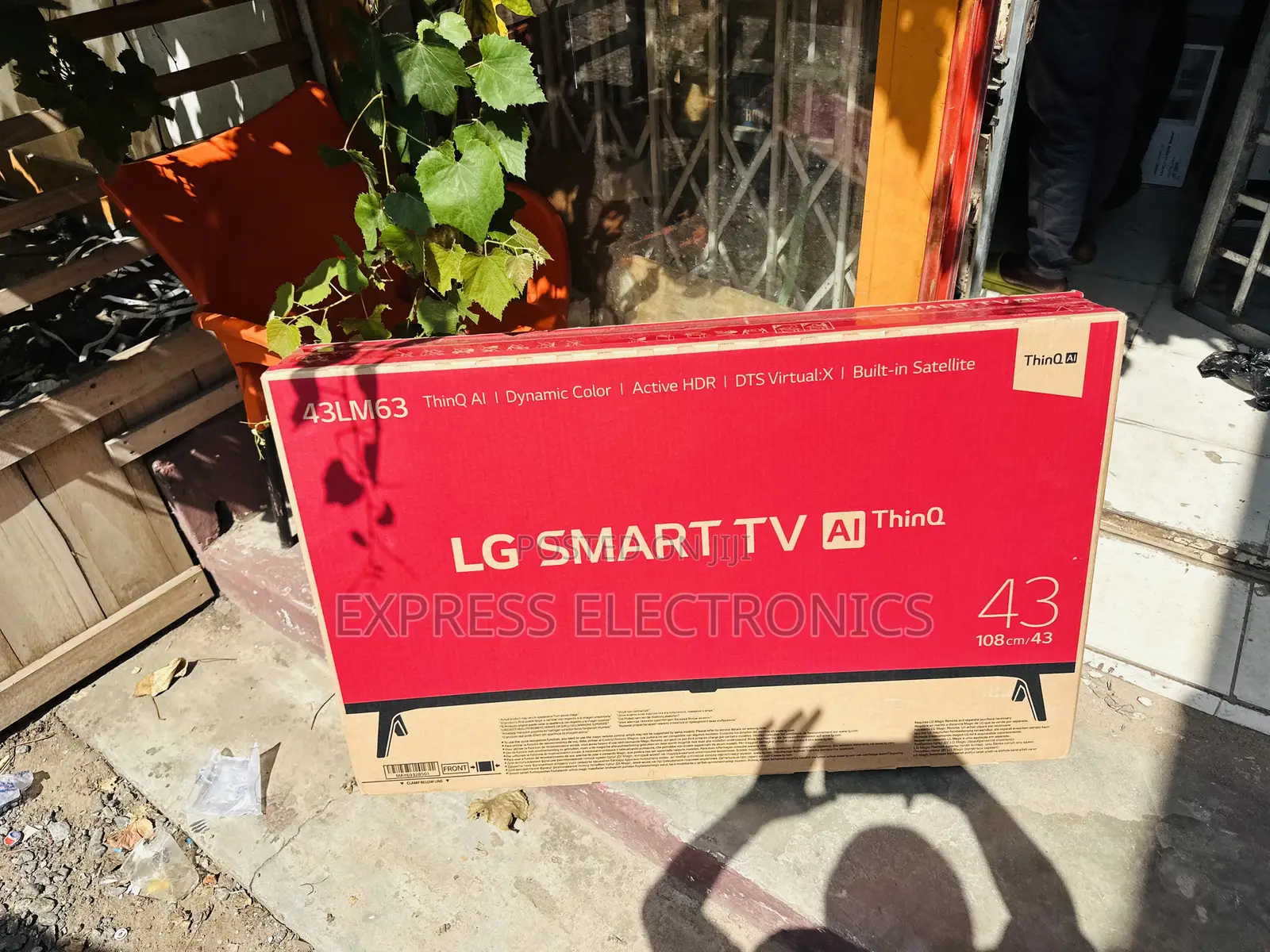 Experience Good FHD Display Smart LG 43”LM63