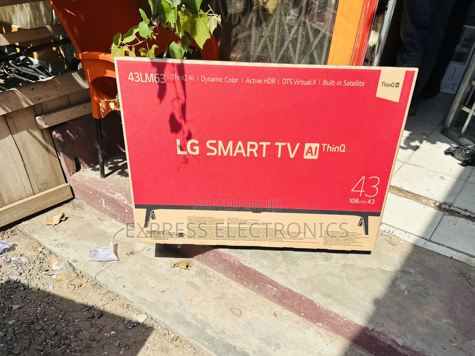 Rich Color Scheme FHD Smart LG 43”LM63