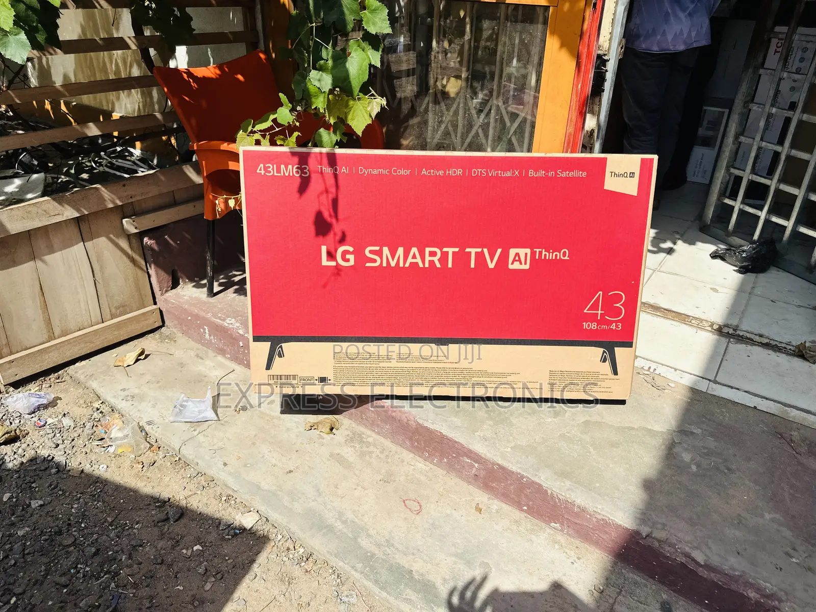 Rich Color Scheme FHD Smart LG 43”LM63