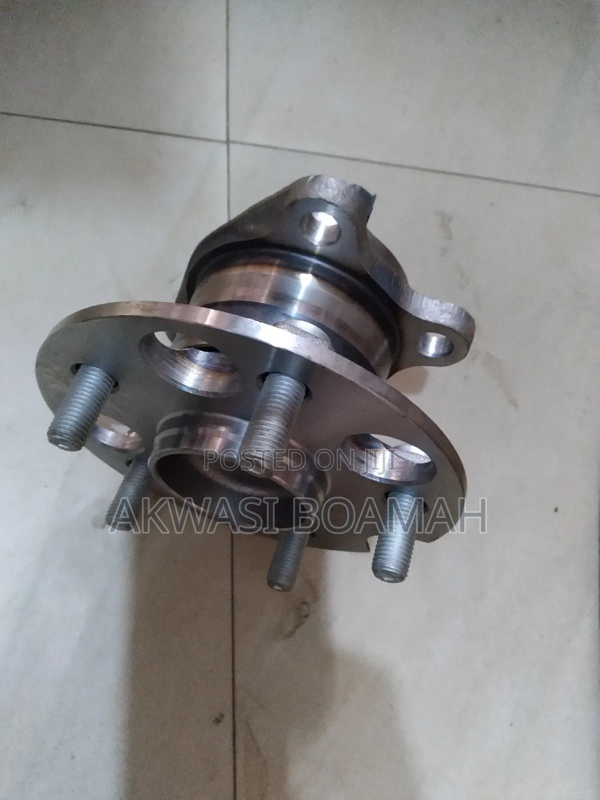 Toyota Highlander 2x4 2012/13 Back Wheel Hub 1pc