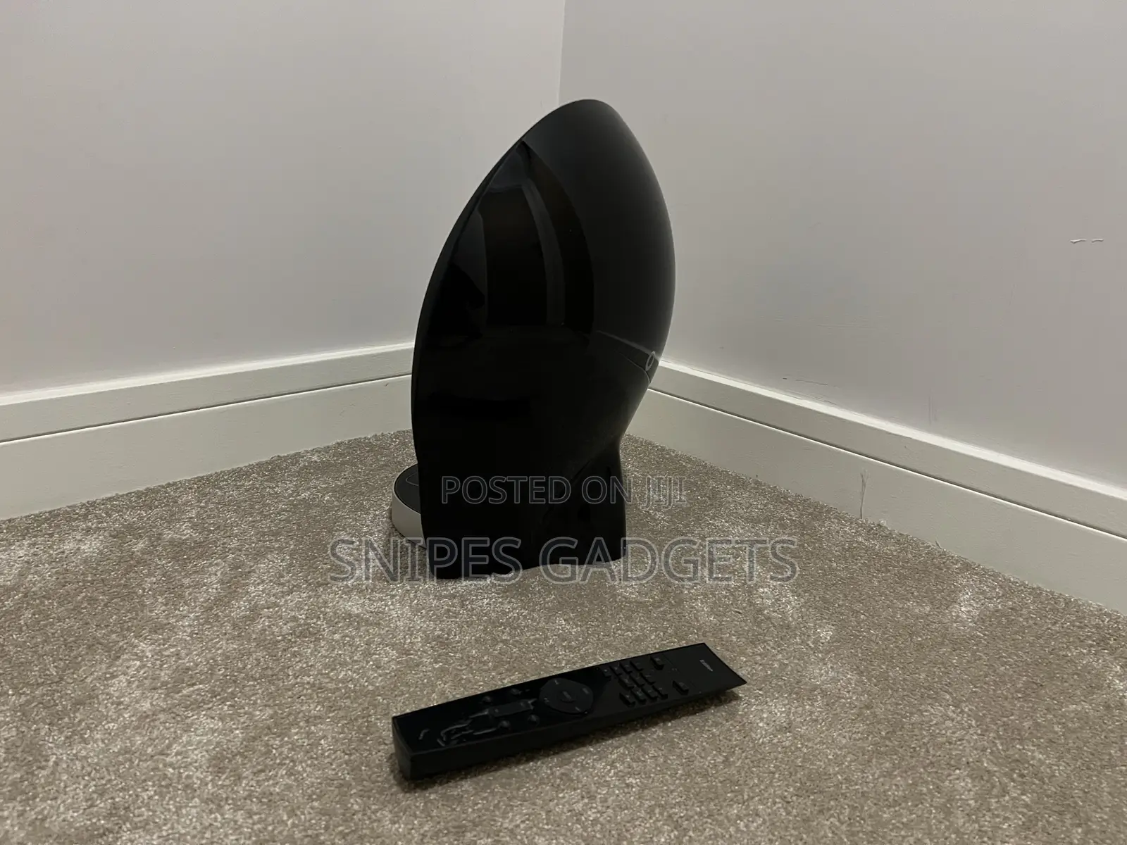Edifier iPod Dock/ Radio/Bluetooth Speaker